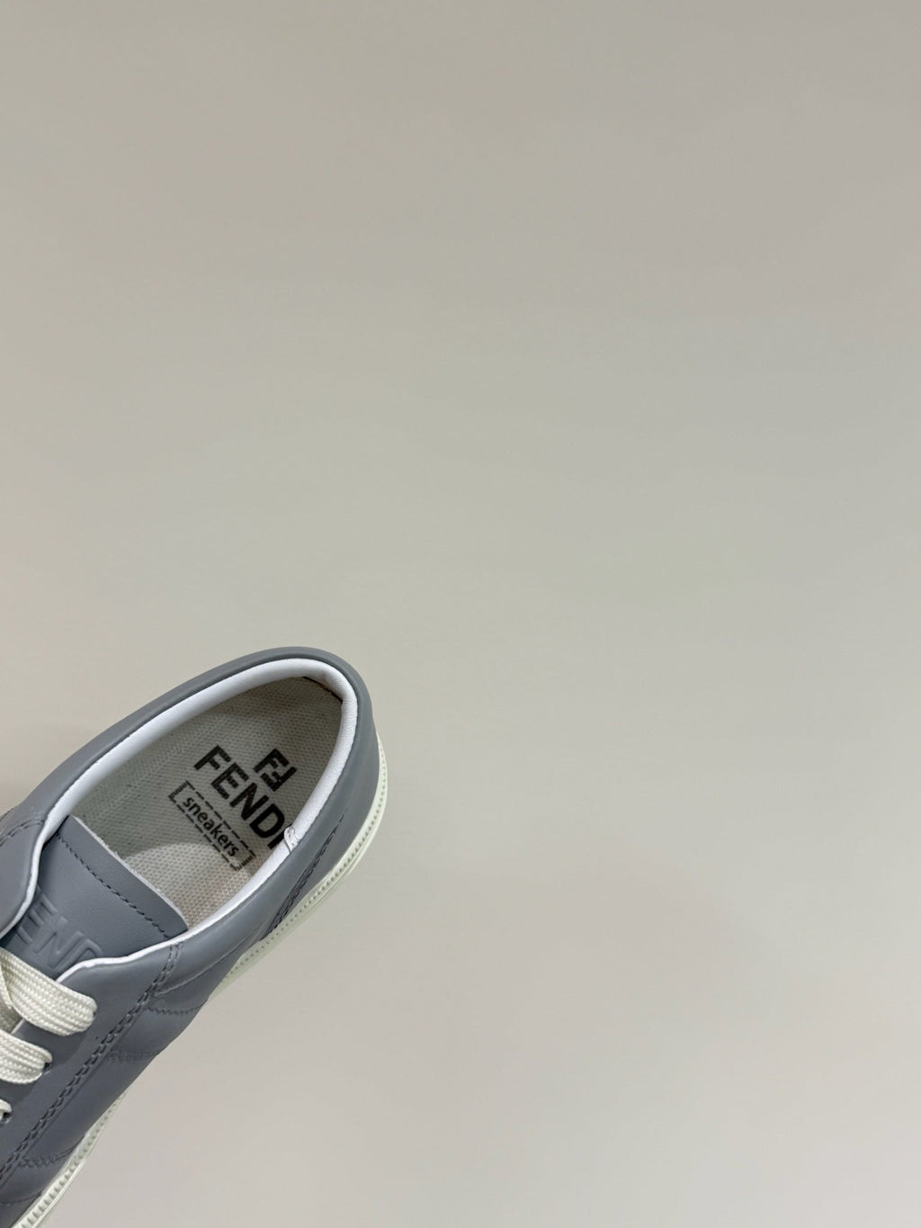 FF TRAINER SNEAKER IN DOLPHIN GRAY MIX WHITE CALFSKIN