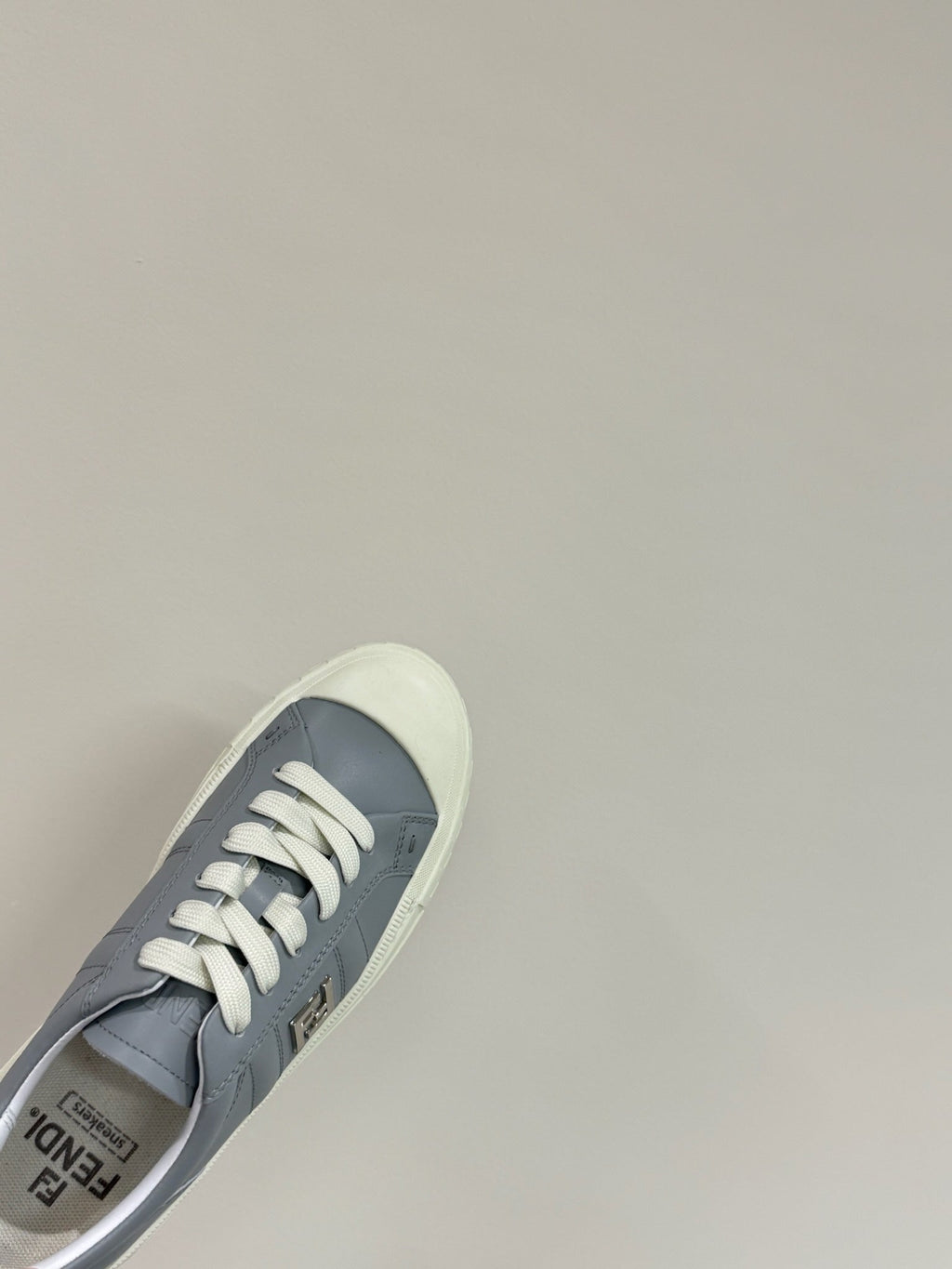 FF TRAINER SNEAKER IN DOLPHIN GRAY MIX WHITE CALFSKIN