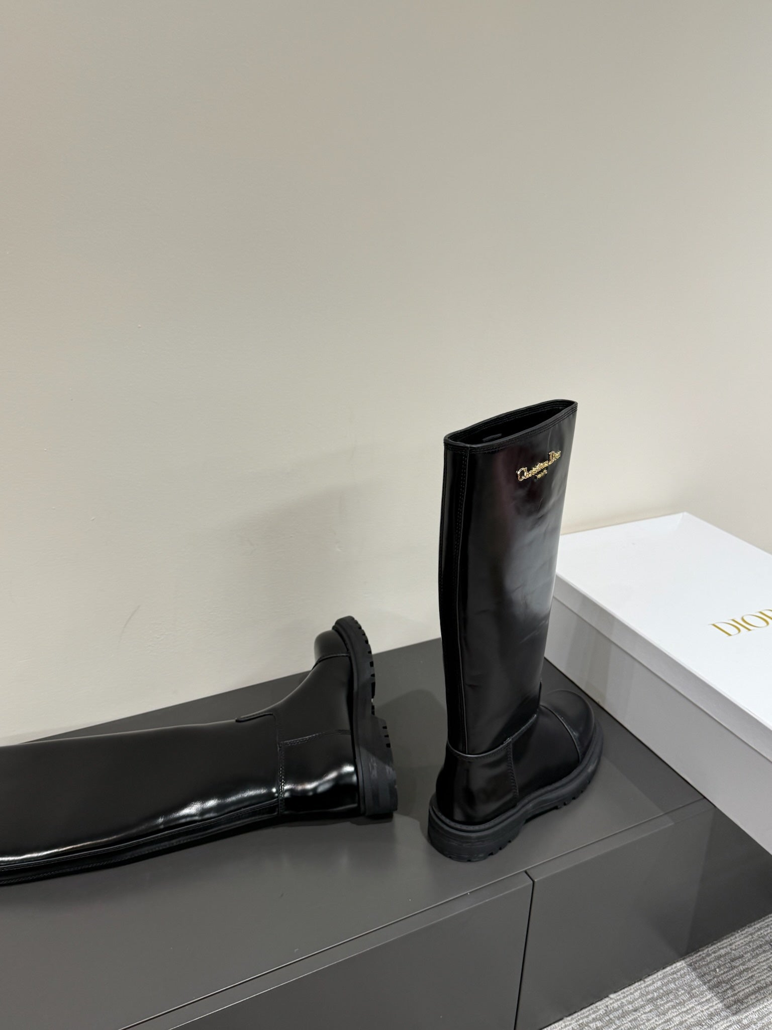 D-TOWN BOOTS IN BLACK PATENT CALFSKIN