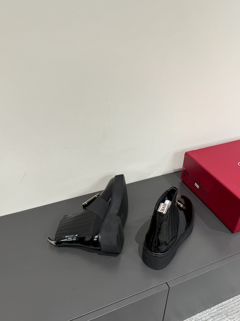 VIV' RANGERS CHELSEA BOOTIES IN BLACK CALFSKIN GOLD BUCKLE