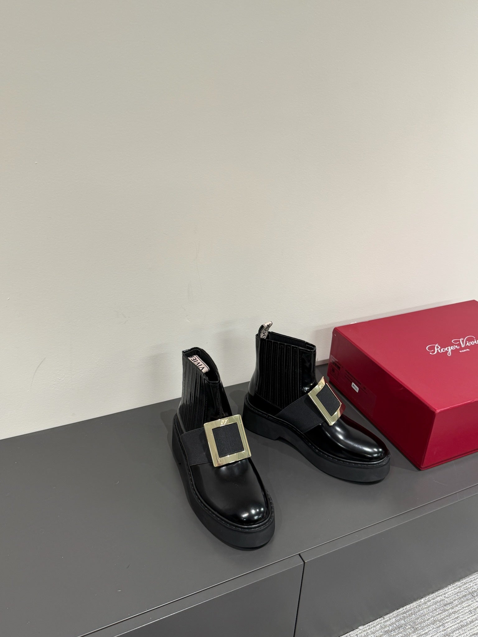 VIV' RANGERS CHELSEA BOOTIES IN BLACK CALFSKIN GOLD BUCKLE