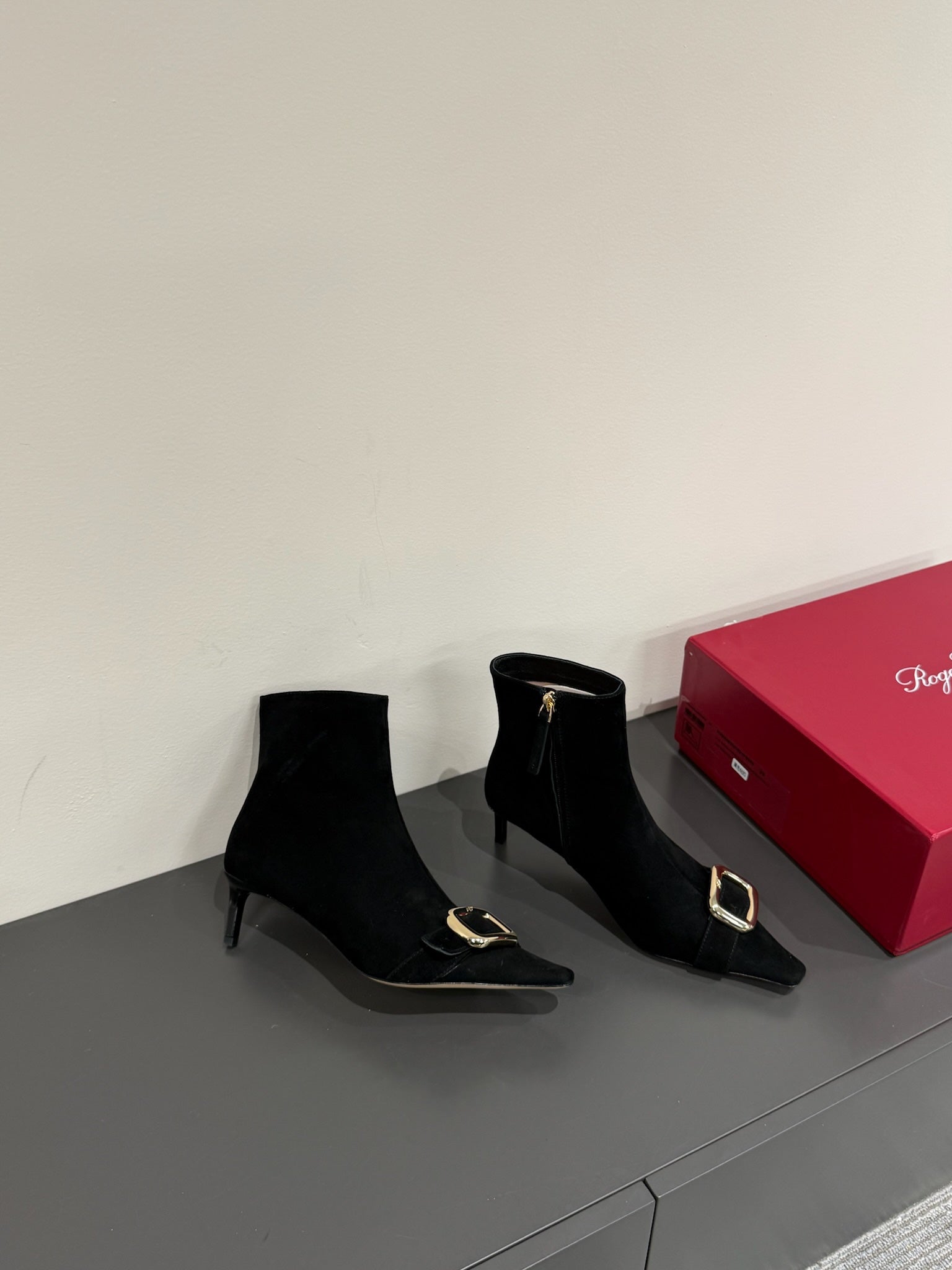 BELLE VIVIER CHELSEA BOOTIES IN BLACK SUEDE