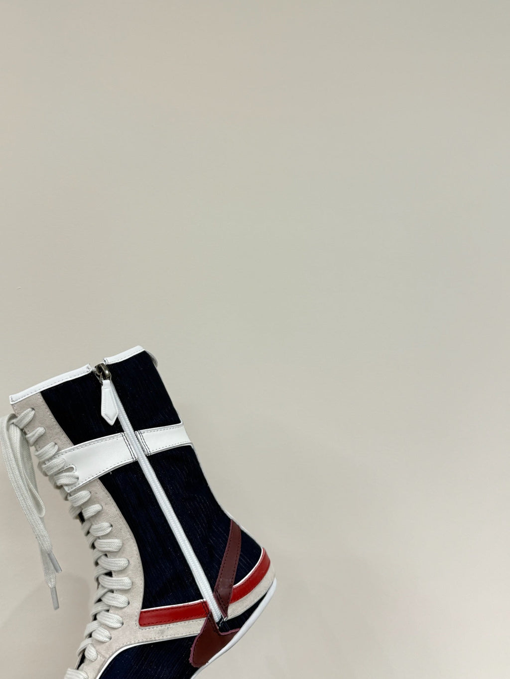 LACE-UP BOOTS IN BEIGE SUEDE AND NAVY MESH