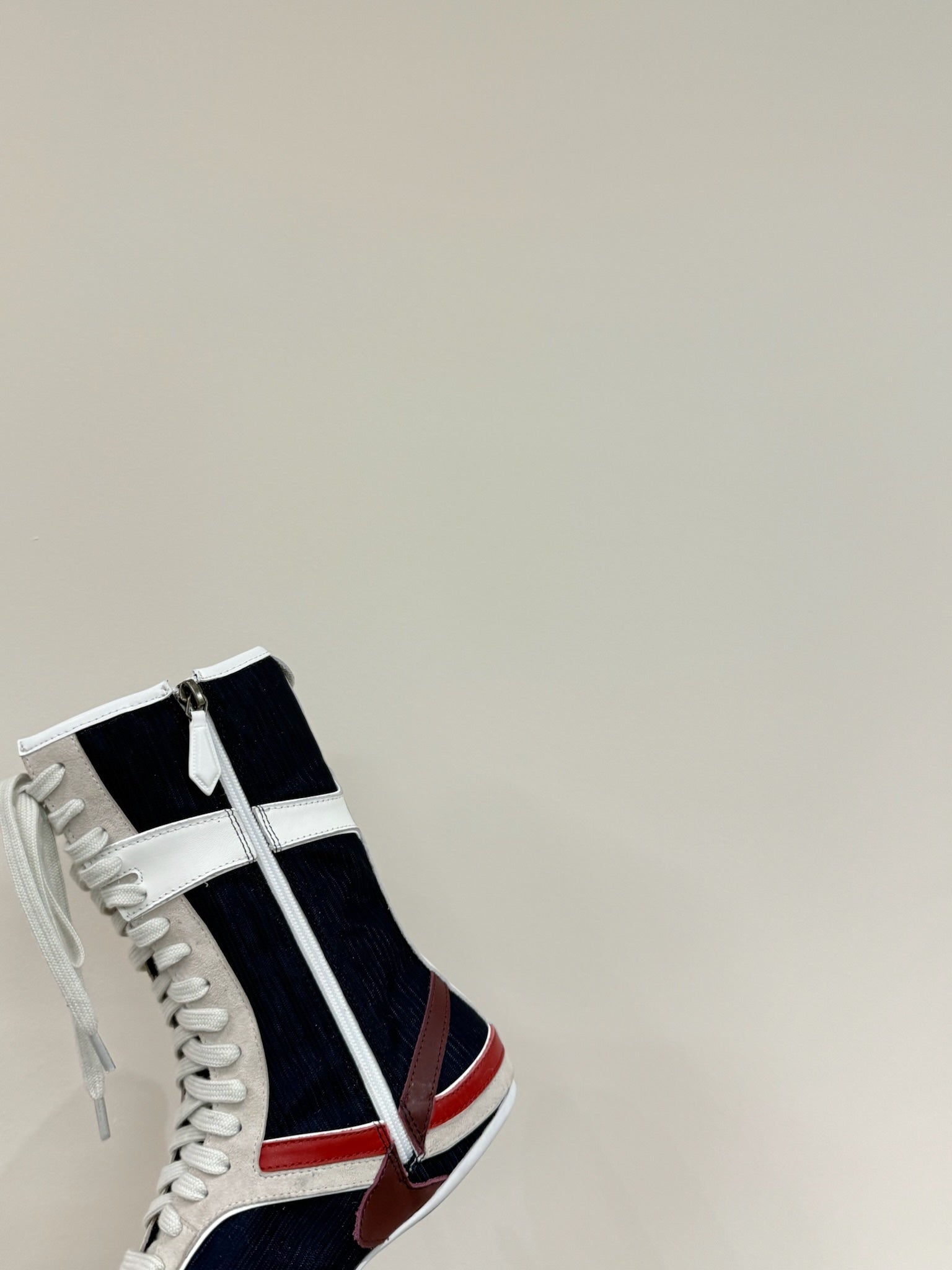 LACE-UP BOOTS IN BEIGE SUEDE AND NAVY MESH