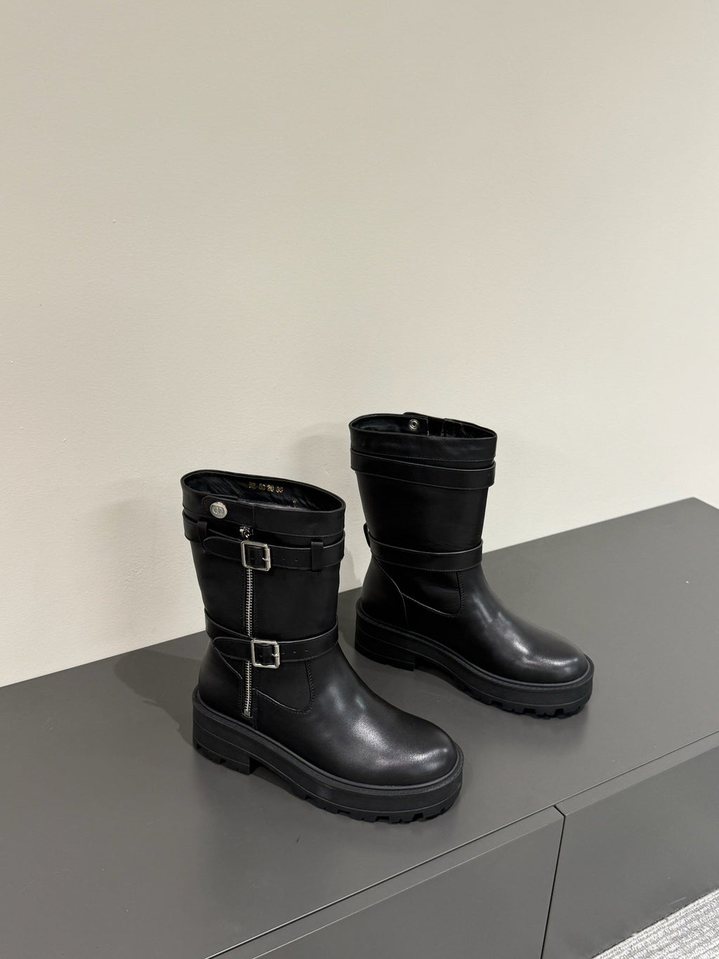 MAJOR ANKLE BOOT BLACK CALFSKIN WITH SHEARLING WOOL LINING