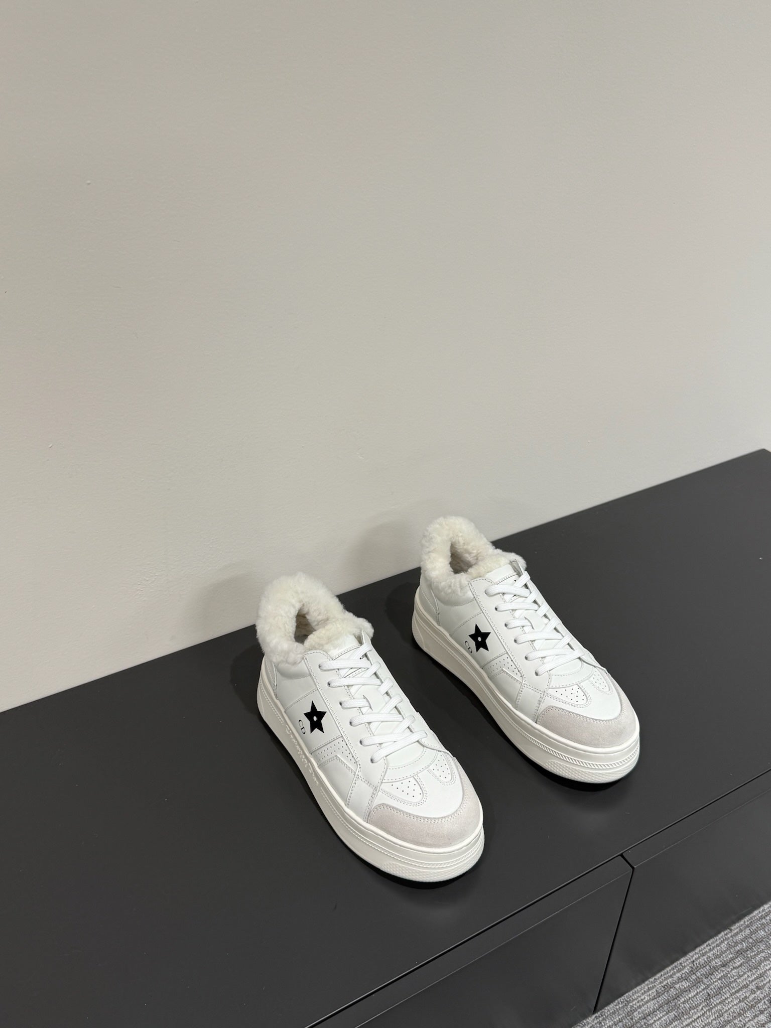 BLACK STAR SNEAKER WHITE CALFSKIN AND SUEDE CALFSKIN WITH SHEARLING LINING