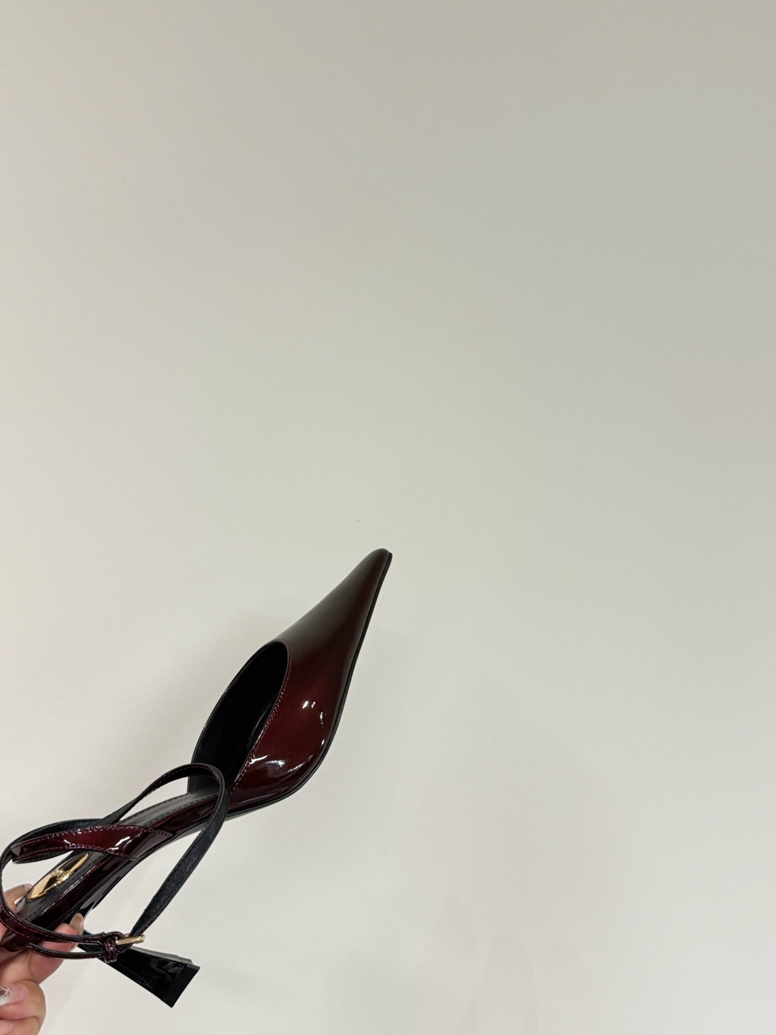 AIMÉE SLINGBACK PUMPS IN WINE RED GLOSSY LAMBSKIN