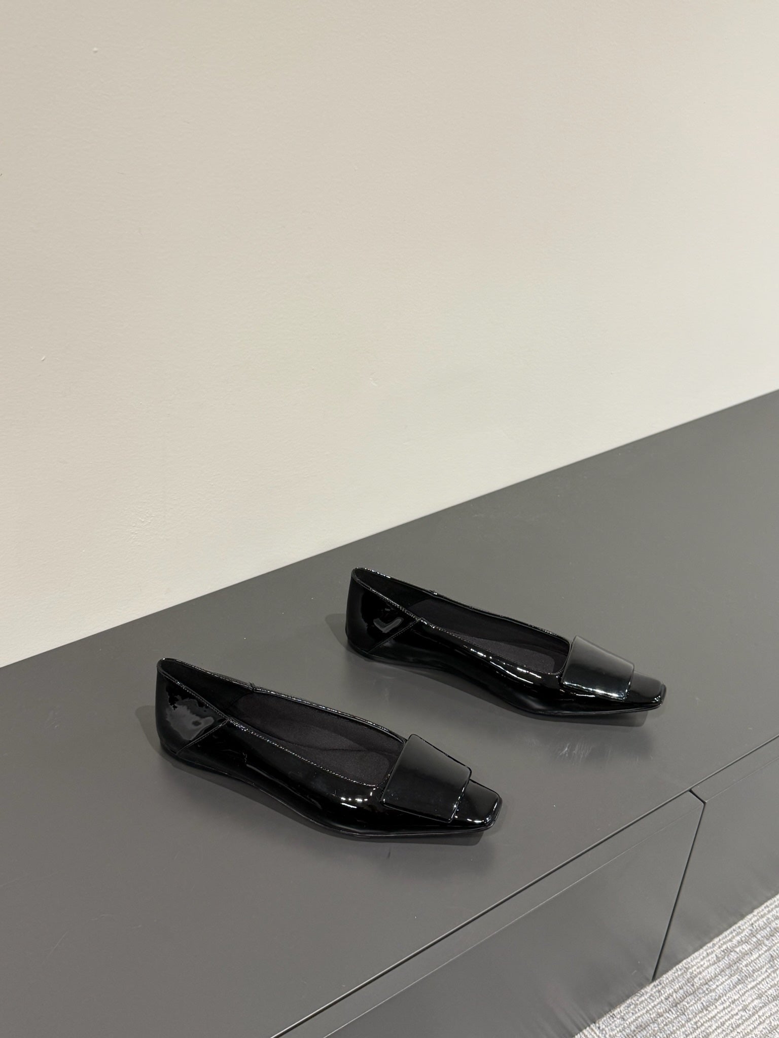 POPPY BALLET FLATS IN BLACK GLOSSY LAMBSKIN