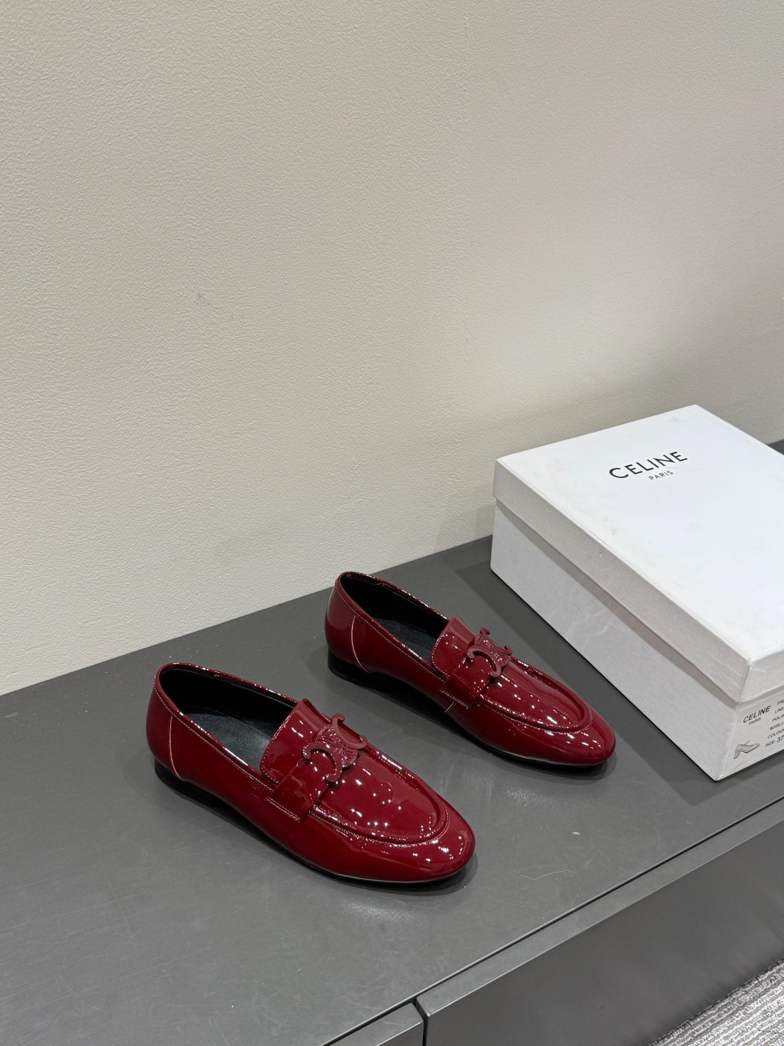 TRIOMPHE LOAFERS IN MAROON RED PATENT CALFSKIN