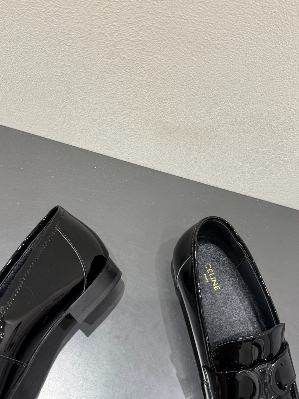 TRIOMPHE LOAFERS IN BLACK PATENT CALFSKIN