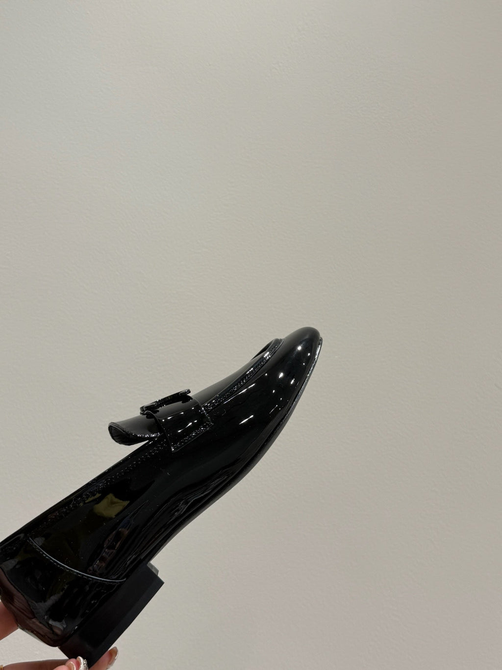 TRIOMPHE LOAFERS IN BLACK PATENT CALFSKIN