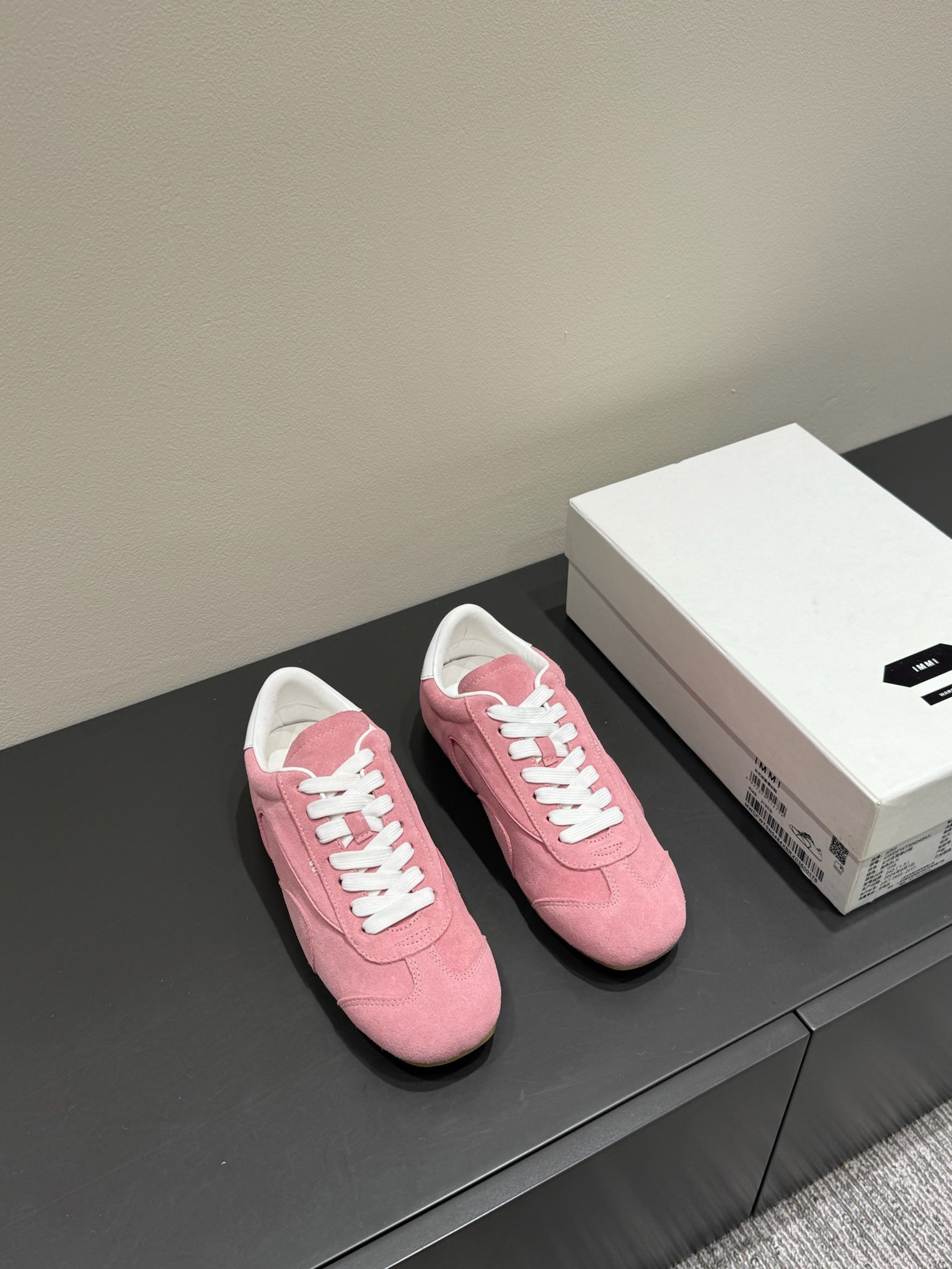 LACE-UP SNEAKER IN PINK SUEDE