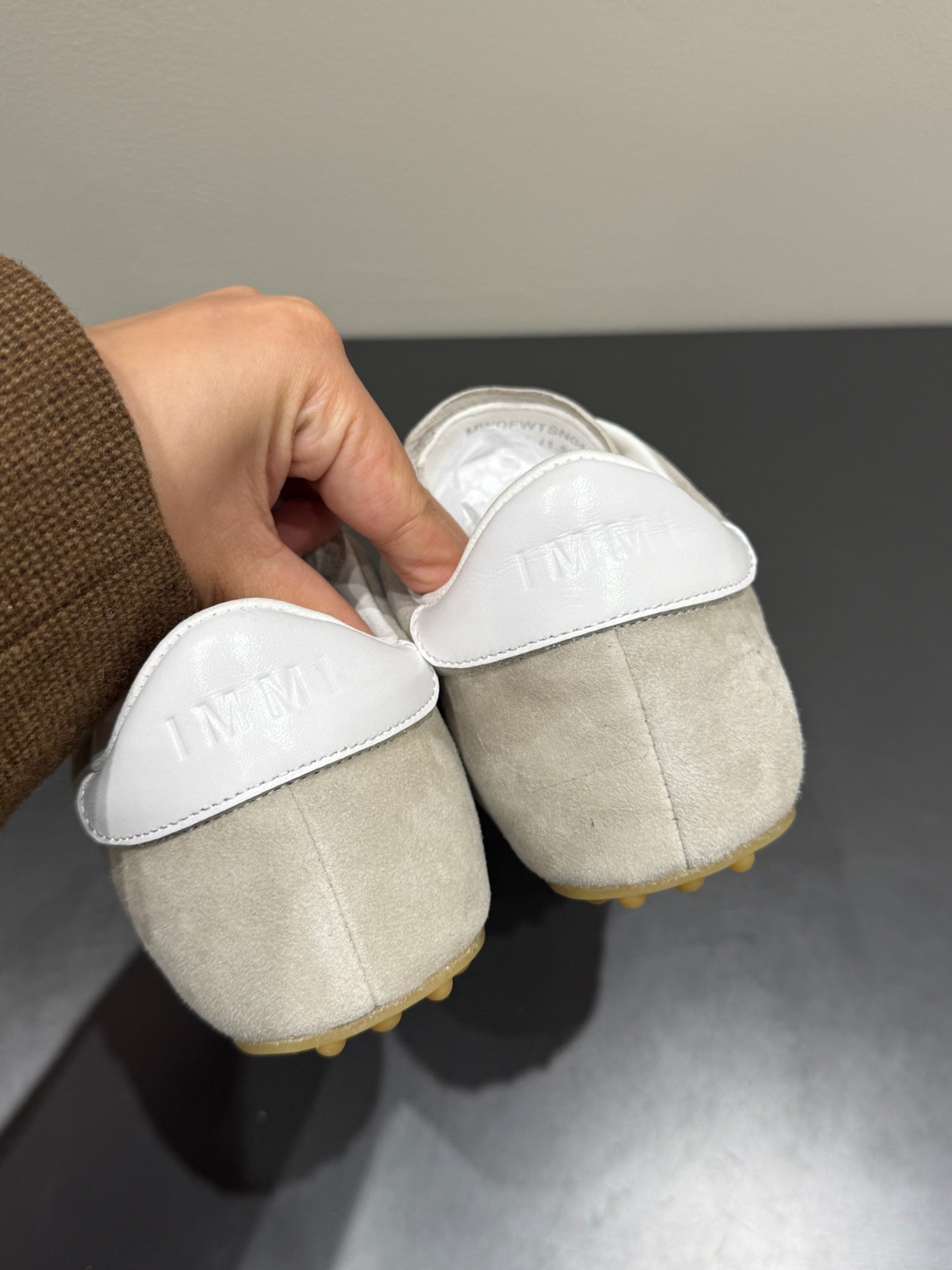 LACE-UP SNEAKER IN BEIGE SUEDE