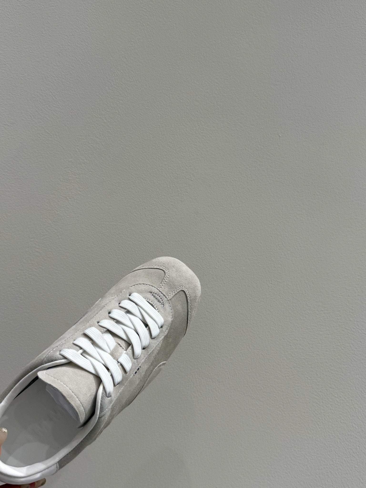 LACE-UP SNEAKER IN BEIGE SUEDE