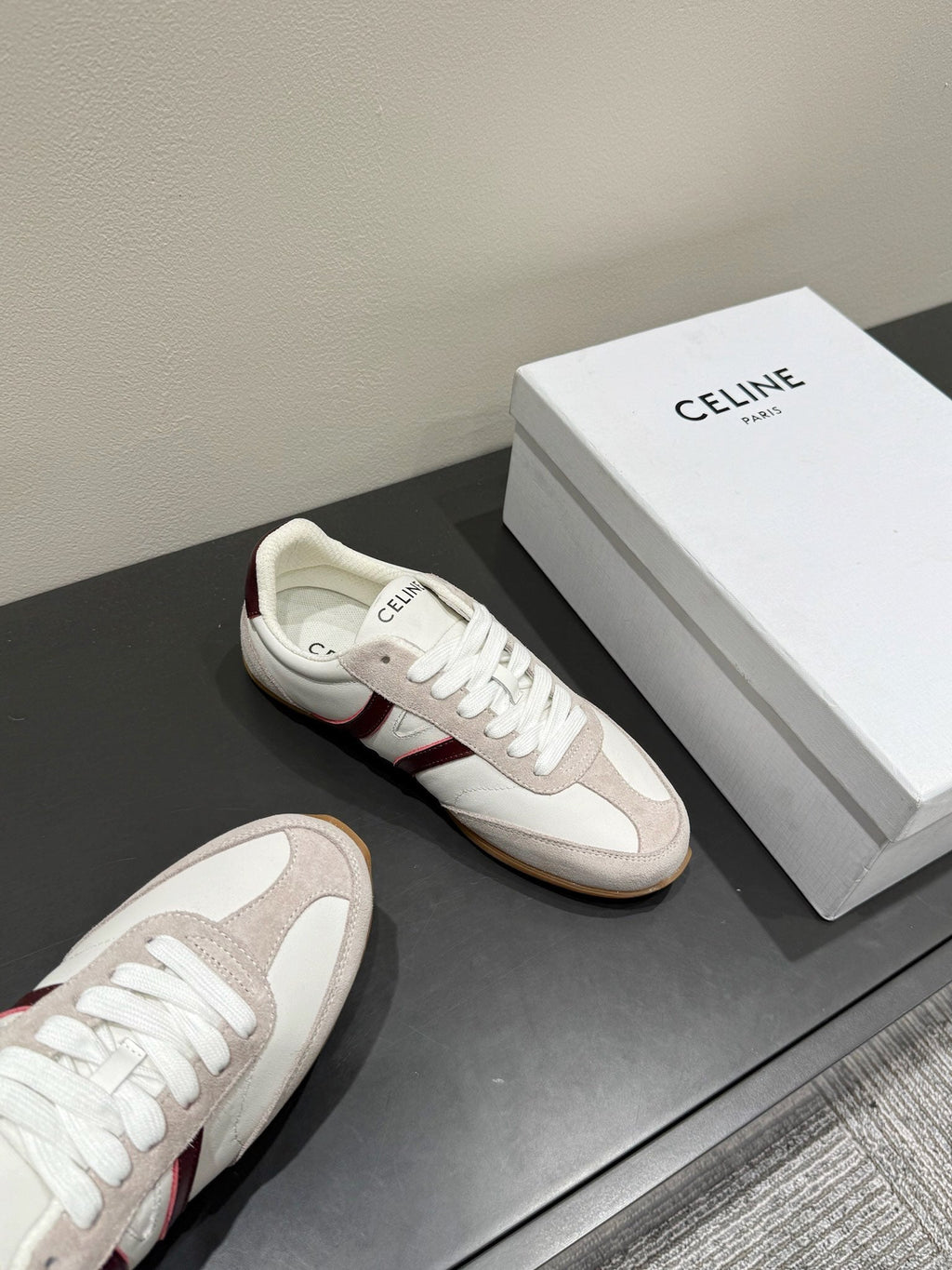 JOGGER LOW LACE-UP SNEAKER IN CALFSKIN & SUEDE WHITE/BEIGE/RED