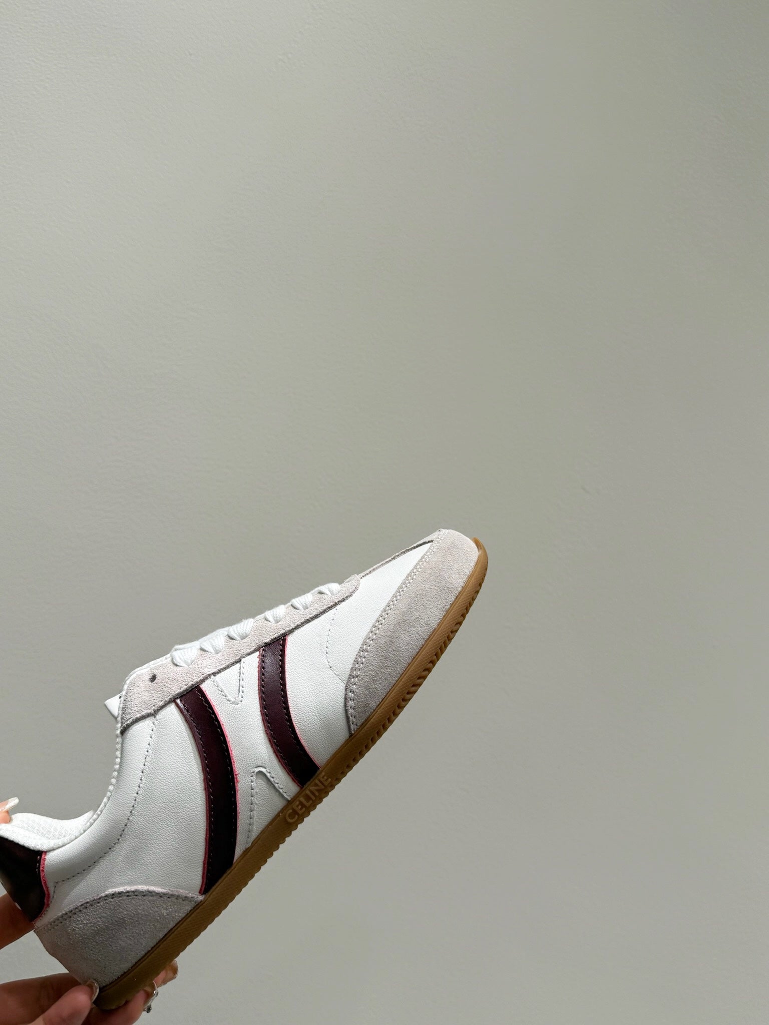 JOGGER LOW LACE-UP SNEAKER IN CALFSKIN & SUEDE WHITE/BEIGE/RED