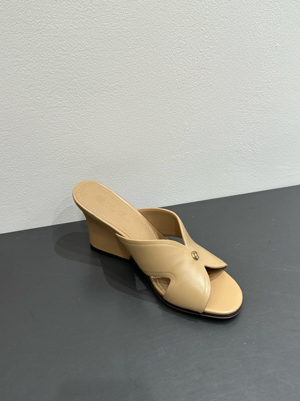 LP HIGH HEELS 25S IN WARM BEIGE LAMBSKIN