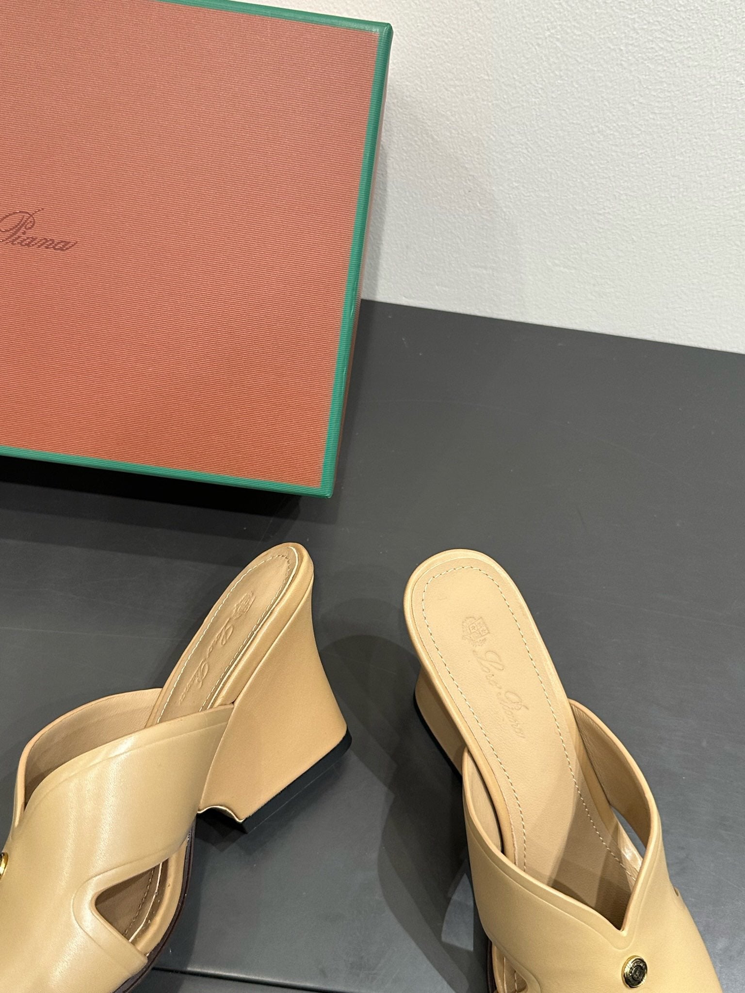 LP HIGH HEELS 25S IN WARM BEIGE LAMBSKIN