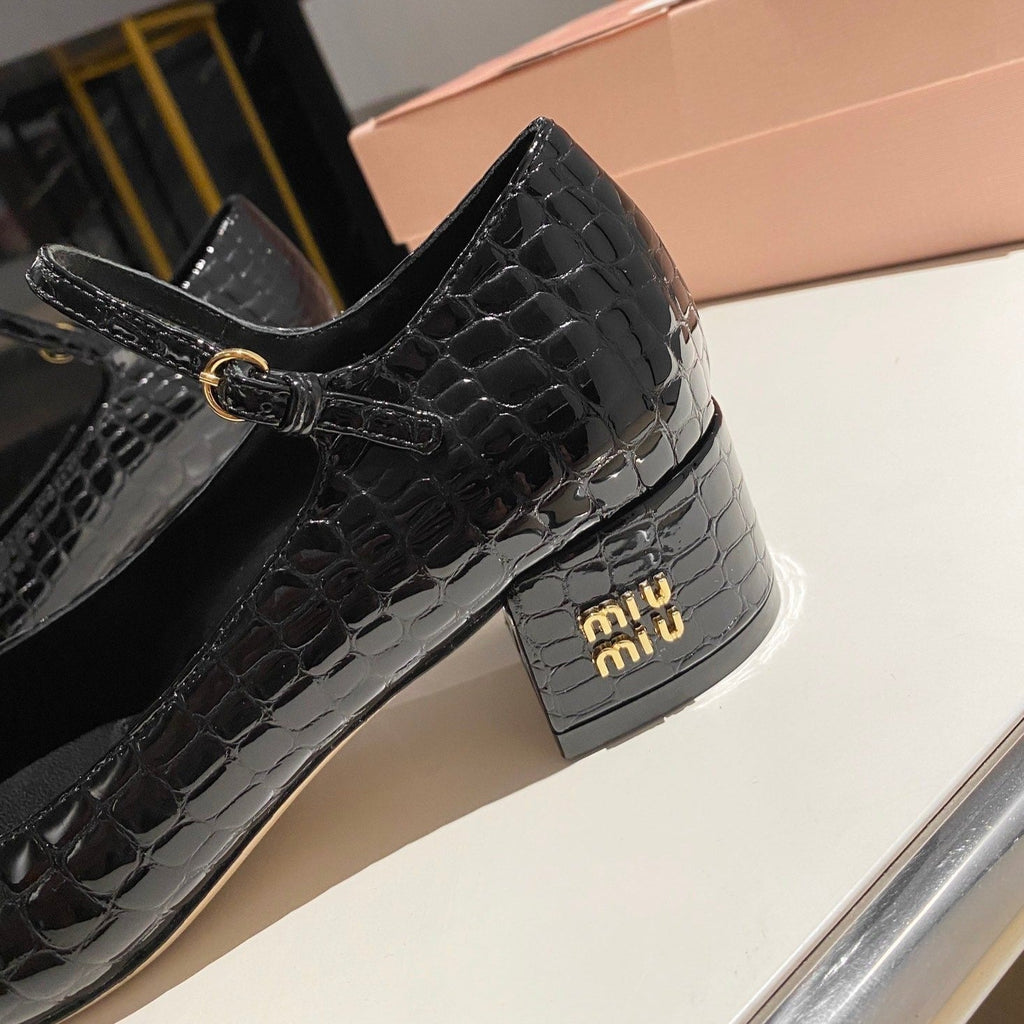 MARY JANE SHOES CLASSIC AND UNIQUE BLACK SHEEPSKIN