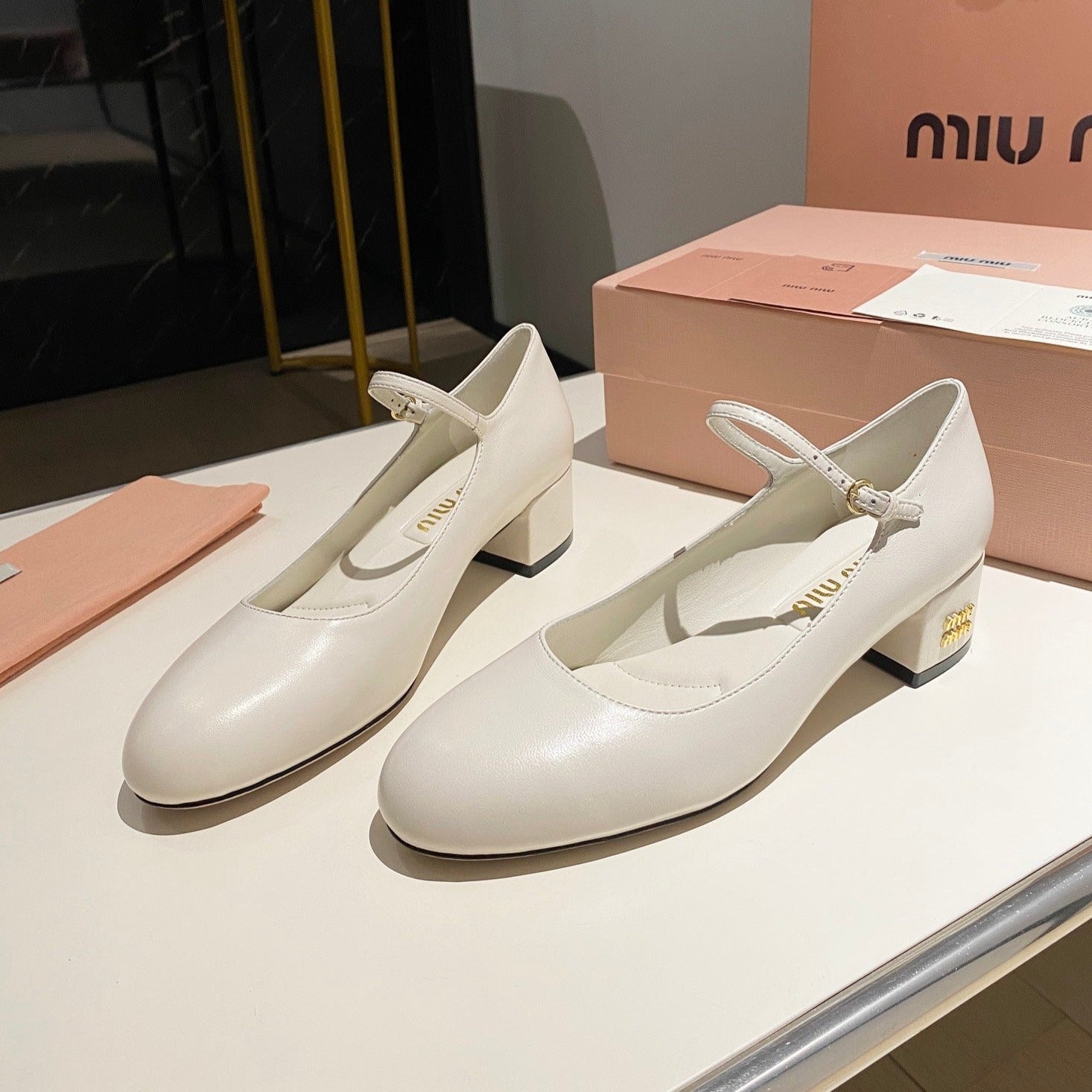 MARY JANE SHOES CLASSIC WHITE SHEEPSKIN