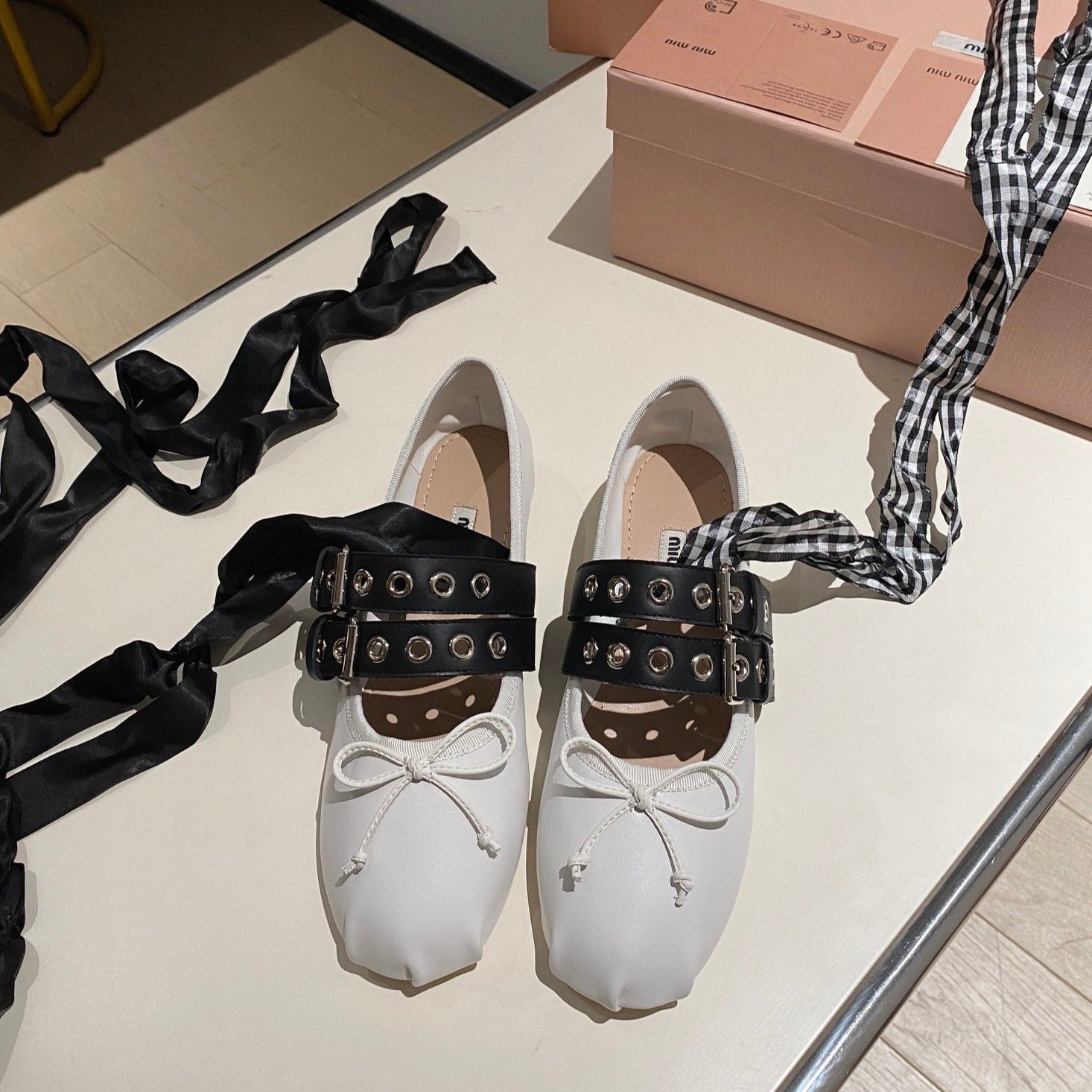 BALLET FLAT SHOES WHITE LAMBSKIN WITH UNIQUE BLACK STRAPS