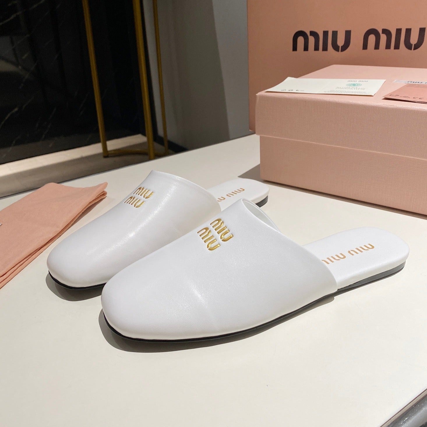 MULES SLIPPERS RETRO WHITE COWHIDE