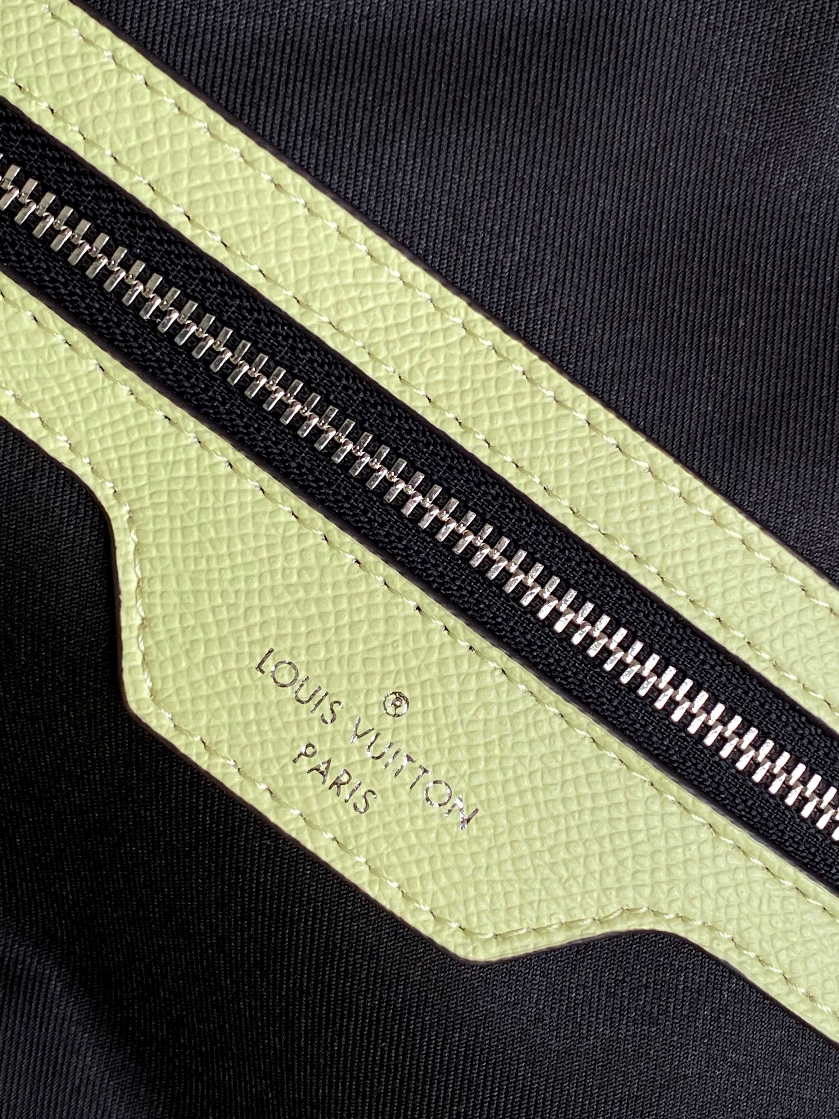 LV 25S KEEPALL BANDOULIÈRE 45 IN LIGHT OLIVE GREEN CALFSKIN SILVER HARDWARE