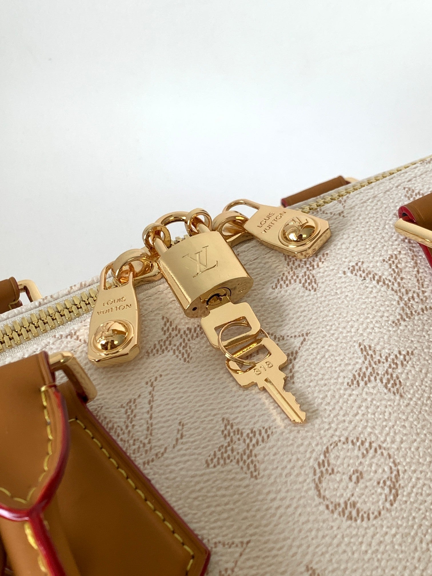 LV 25S KEEPALL BANDOULIÈRE BAG 45 IN WHITE MONOGRAM HERITAGE CALFSKIN