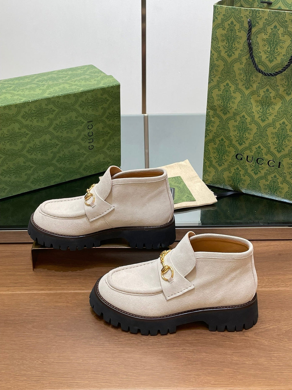 GG WOMEN'S HORSEBIT ANKLE BOOTS 4.5CM IN WHITE SUEDE