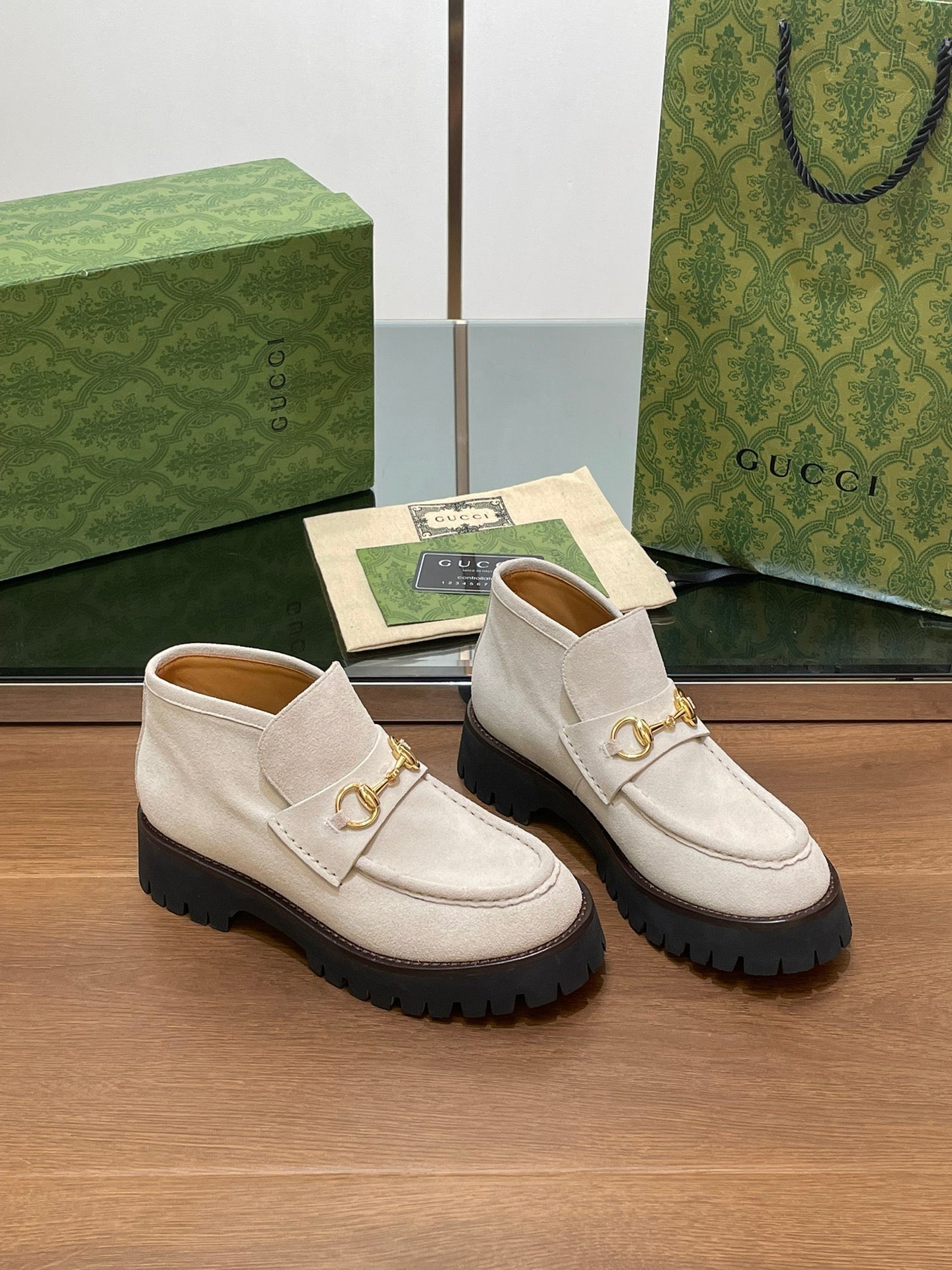 GG WOMEN'S HORSEBIT ANKLE BOOTS 4.5CM IN WHITE SUEDE