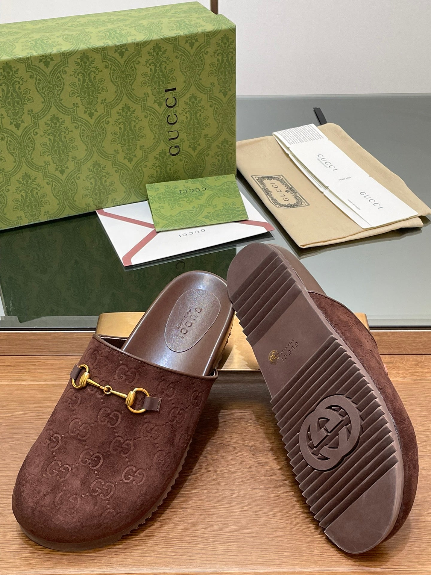 GG HORSEBIT MULE IN CHOCOLATE BROWN EMBOSSED SUEDE AND SHEEPSKIN LINING