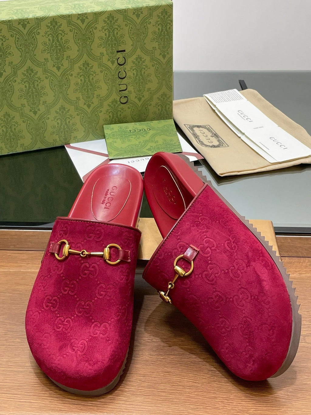 GG HORSEBIT MULE IN RED PINK EMBOSSED SUEDE AND SHEEPSKIN LINING