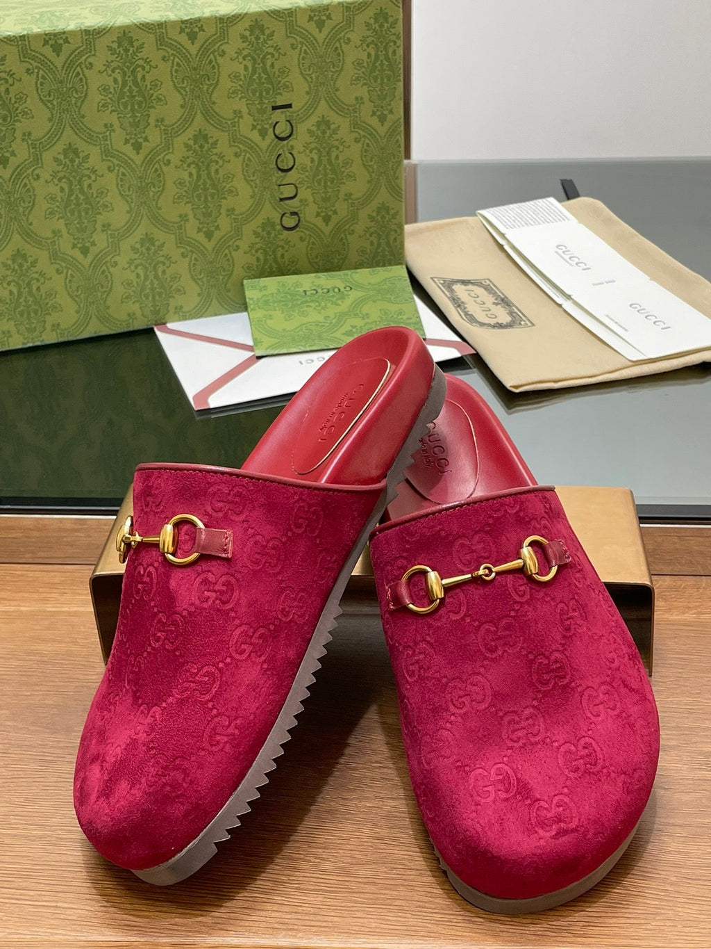 GG HORSEBIT MULE IN RED PINK EMBOSSED SUEDE AND SHEEPSKIN LINING