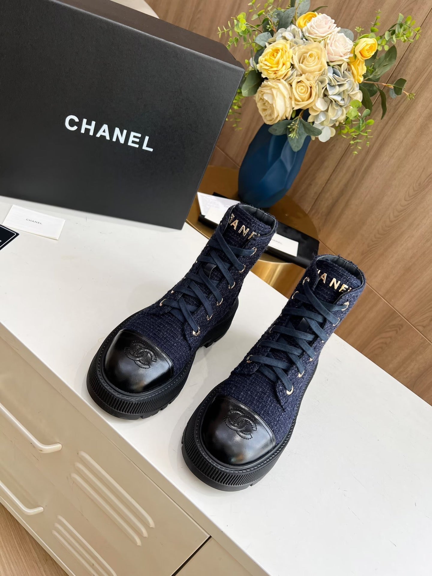 SHORT BOOTS IN DENIM BLUE TWEED AND BLACK CALFSKIN