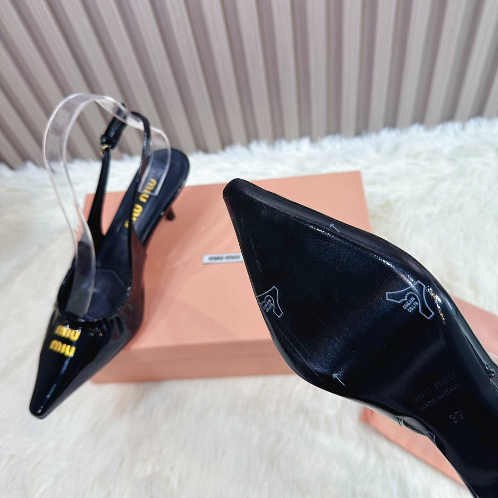 POINTED-TOE SLINGBACK IN BLACK GLOSSY CALFSKIN