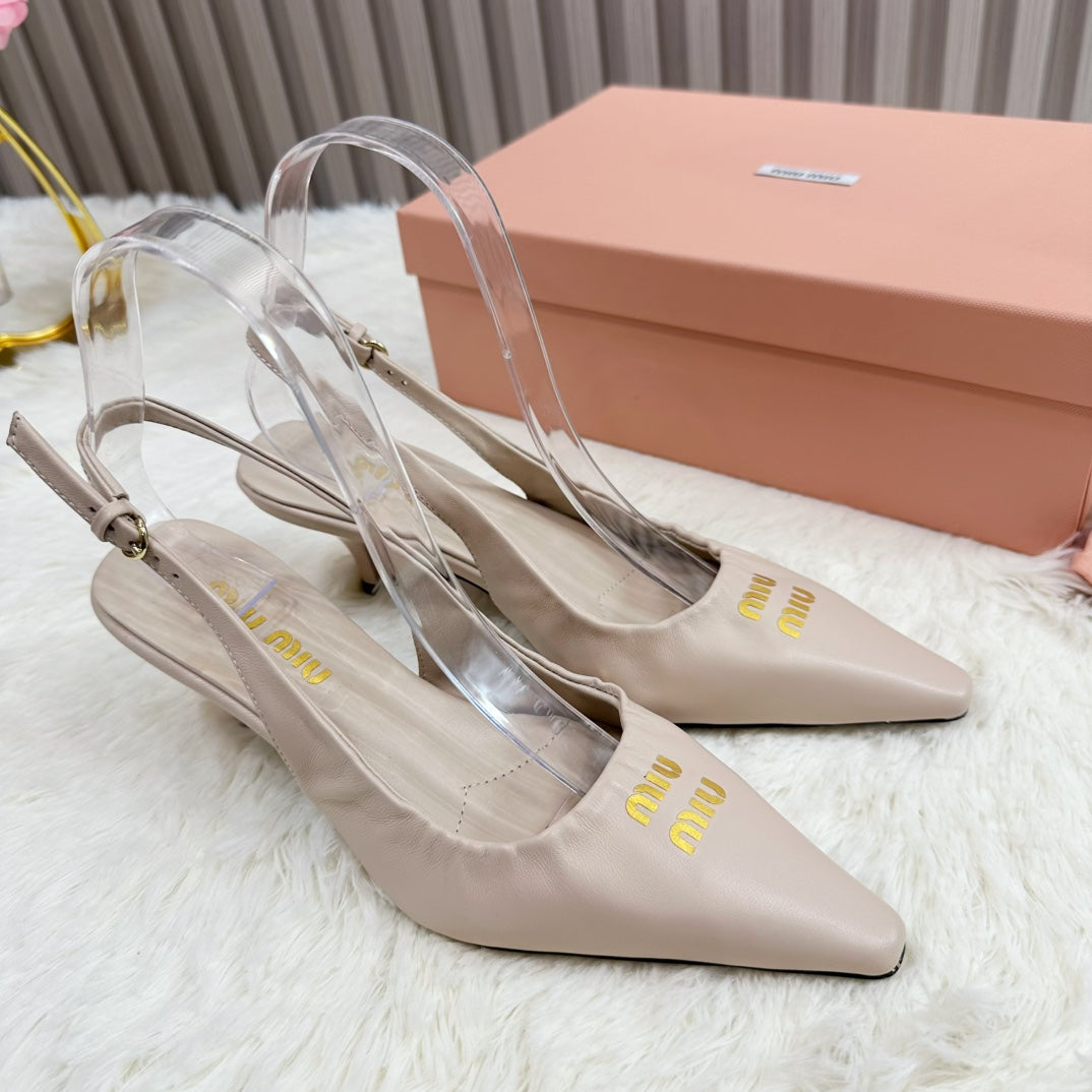 POINTED-TOE SLINGBACK IN BEIGE LAMBSKIN