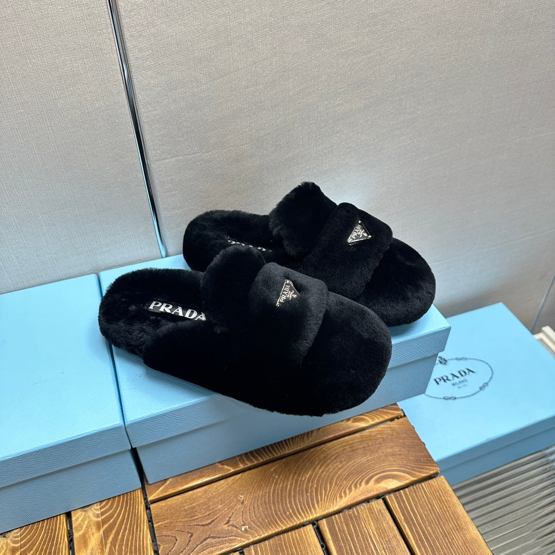 FLAT MULES IN BLACK RABBIT FUR