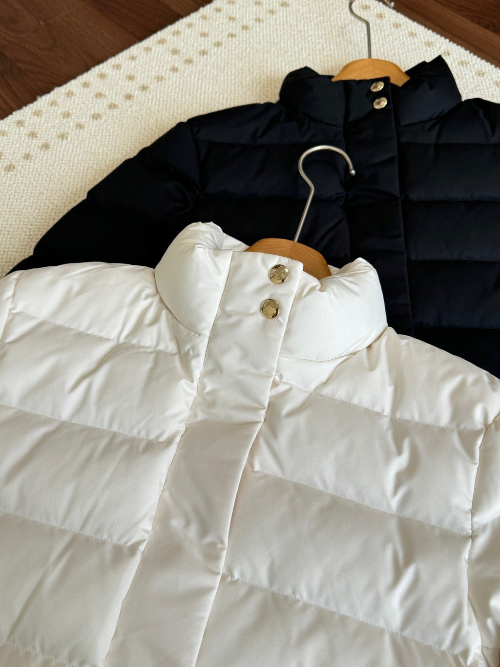 MONCLER 25S LIGHTWEIGHT STAND-COLLAR DOWN JACKET 221