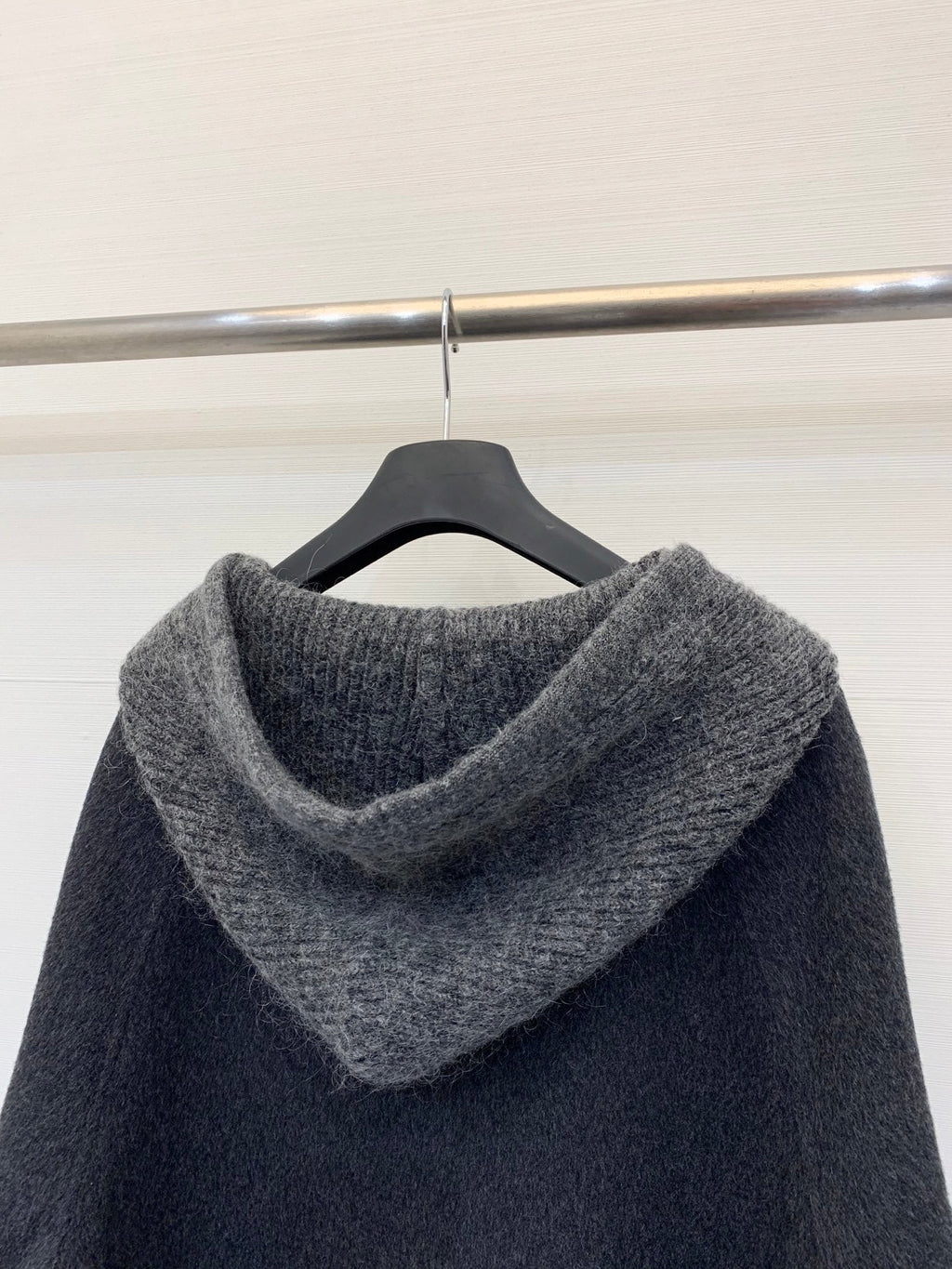 MONCLER 25S CASHMERE HOODED JACKET 201