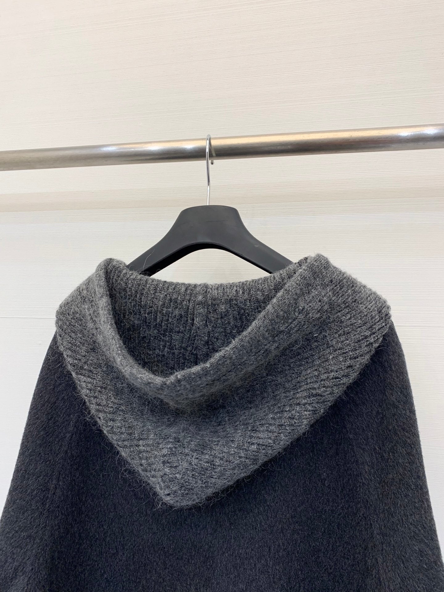 MONCLER 25S CASHMERE HOODED JACKET 201