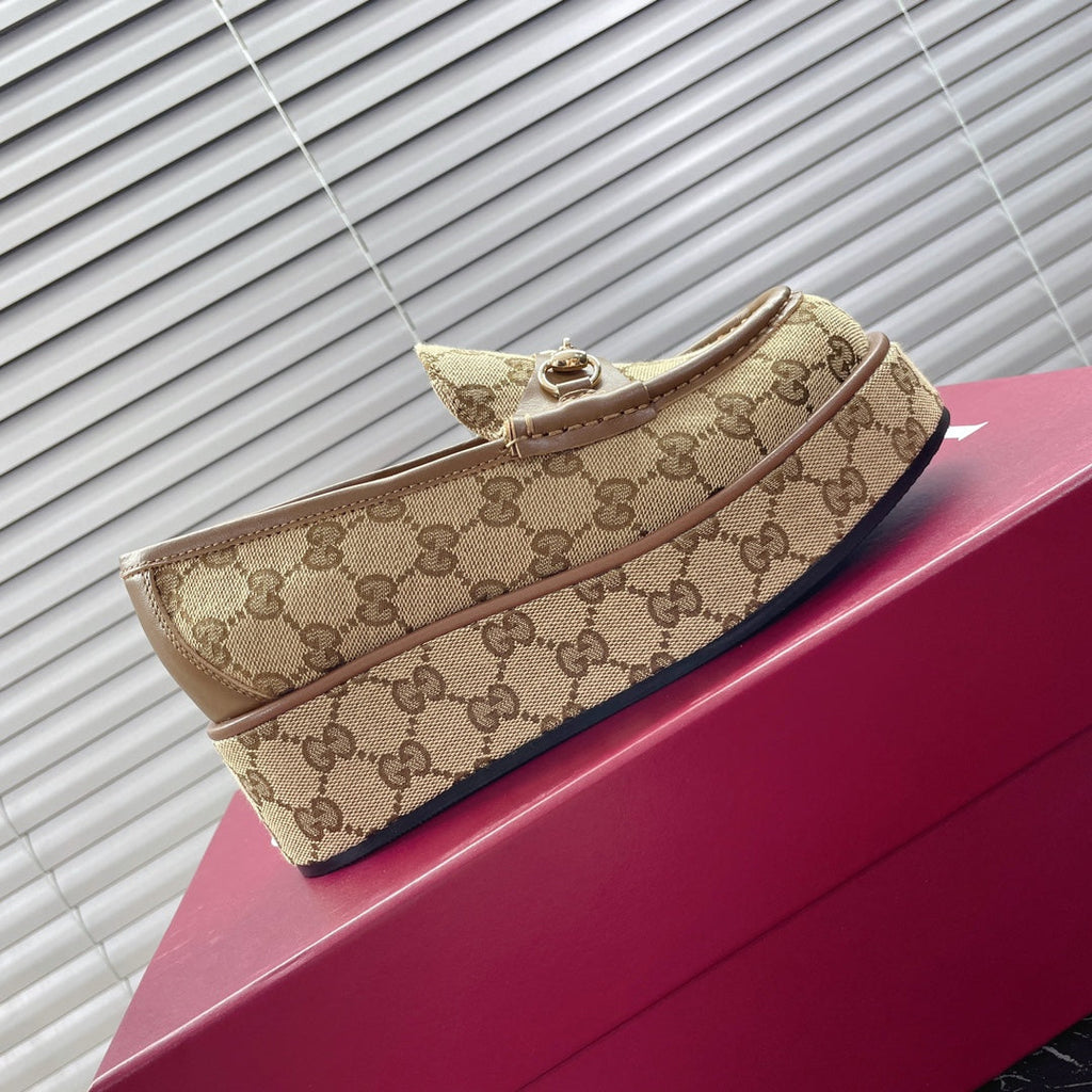 HORSEBIT PLATFORM LOAFER IN TAN BEIGE MONOGRAM JACQUARD FABRIC