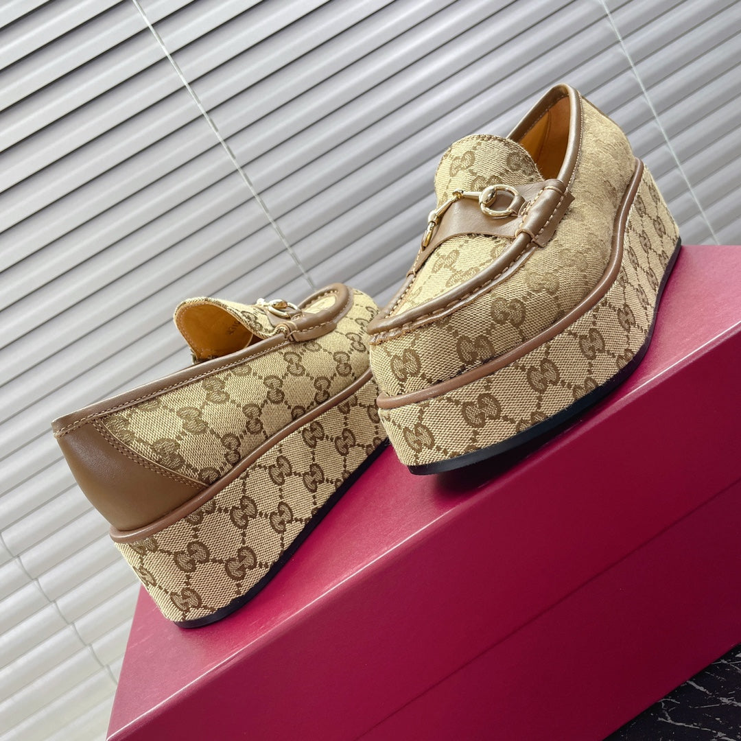 HORSEBIT PLATFORM LOAFER IN TAN BEIGE MONOGRAM JACQUARD FABRIC