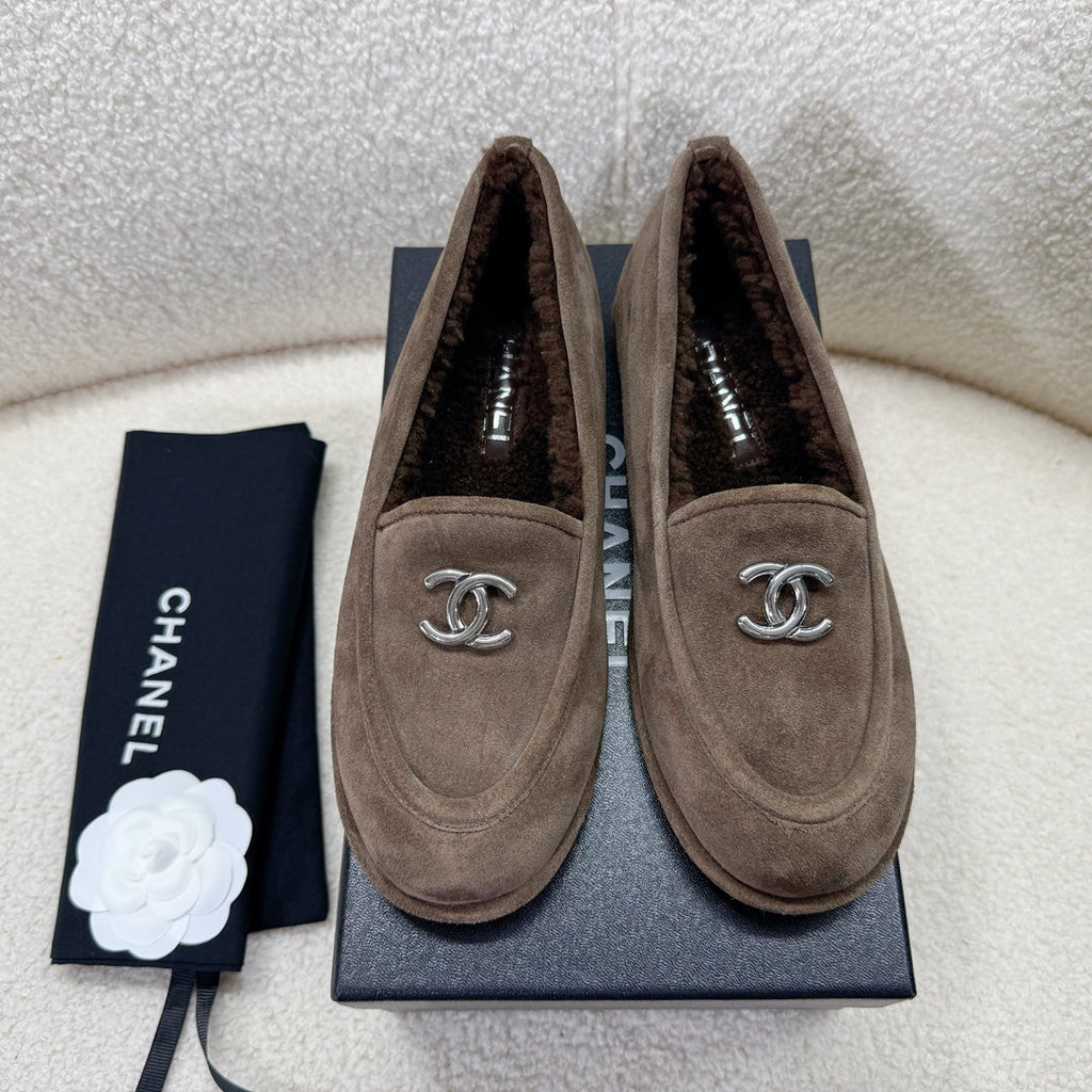 LOAFER IN CHOCOLATE BROWN SUEDE AND WOOL LINING