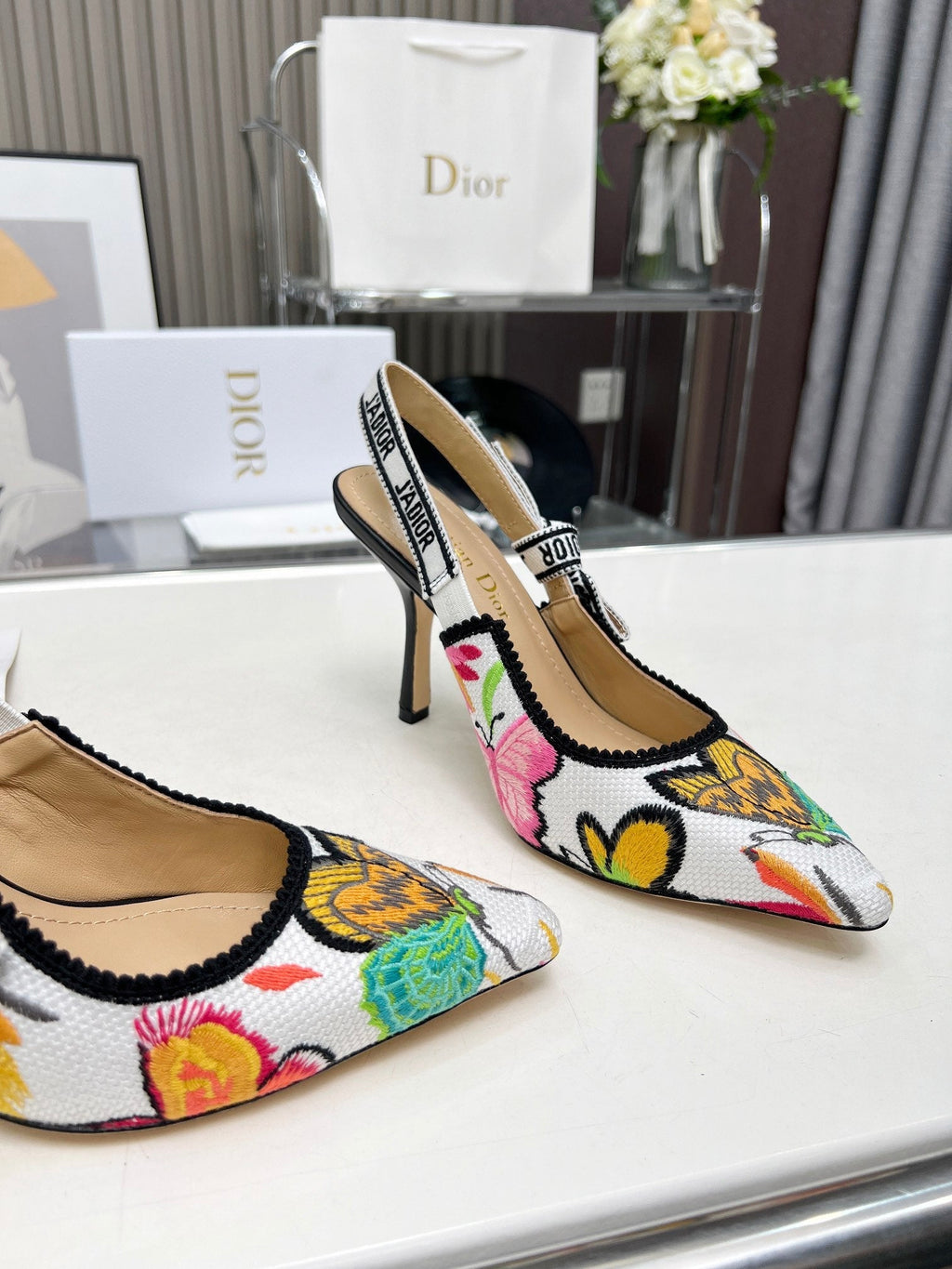 J'ADIOR SLINGBACK PUMP COLORFUL NATURAL RAFFIA AND EMBROIDERED COTTON 10 CM 130857