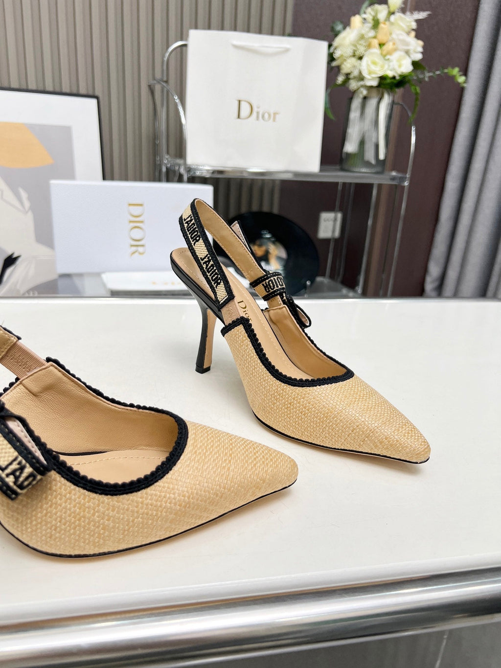 J'ADIOR SLINGBACK PUMP NATURAL RAFFIA AND BLACK EMBROIDERED COTTON 10 CM