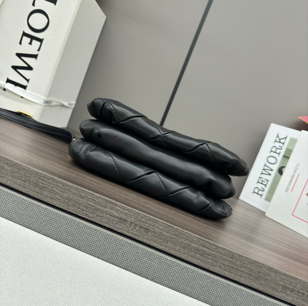 LOE 20 PUFFER GOYA BAG IN BLACK NAPPA LAMBSKIN