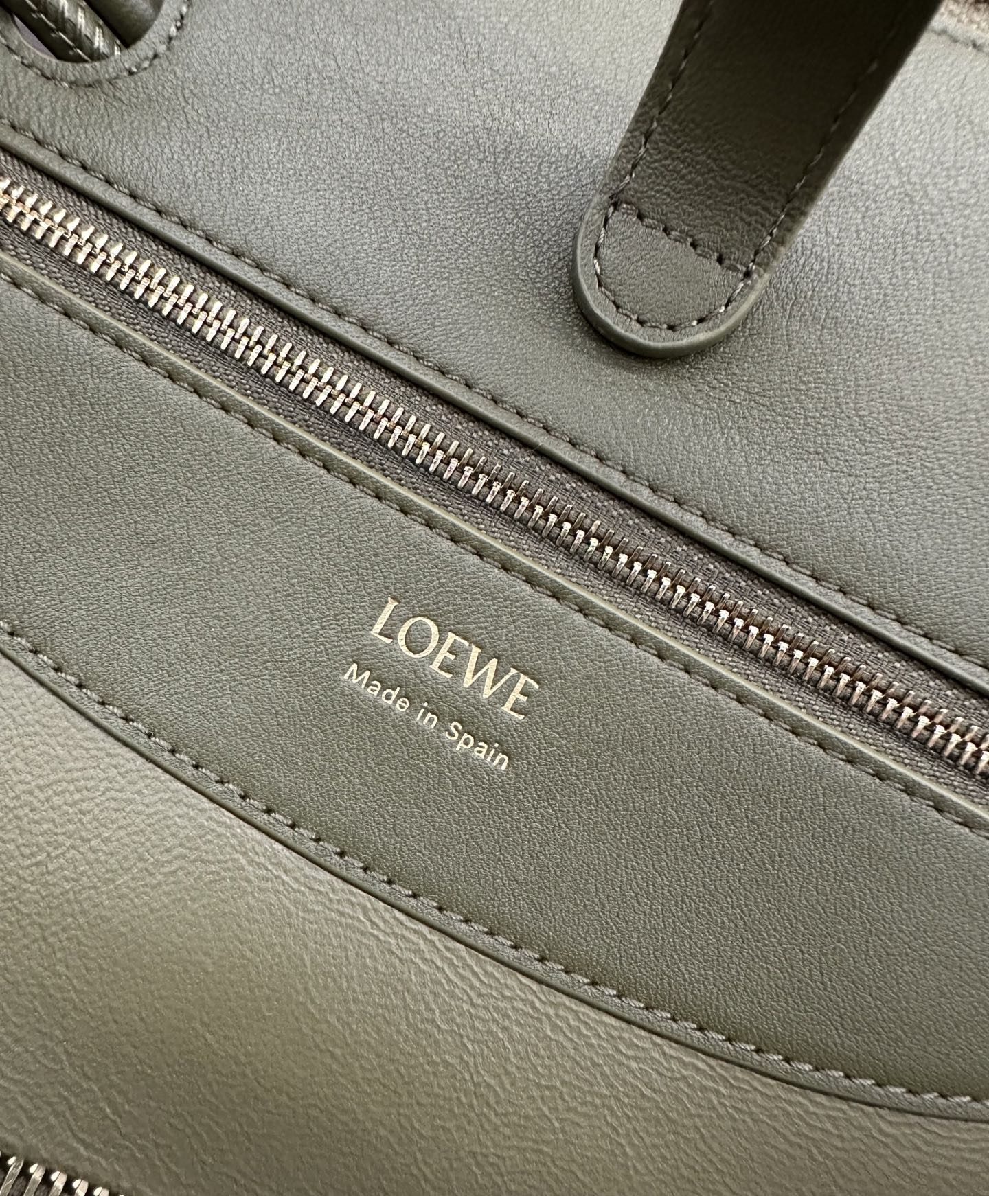 LOEWE 25S MEDIUM MADRID BAG 23 IN OLIVE GREEN CALFSKIN GOLD HARDWARE