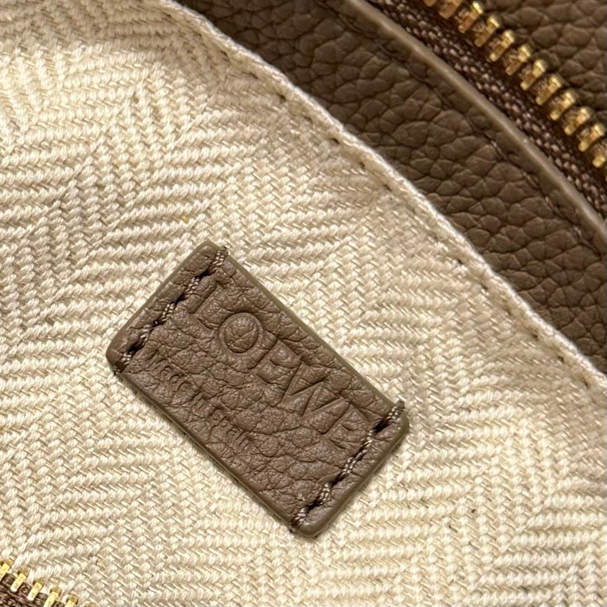 LOEWE 25S PUZZLE EDGE BAG 18 IN WALNUT BROWN CALFSKIN GOLD HARDWARE