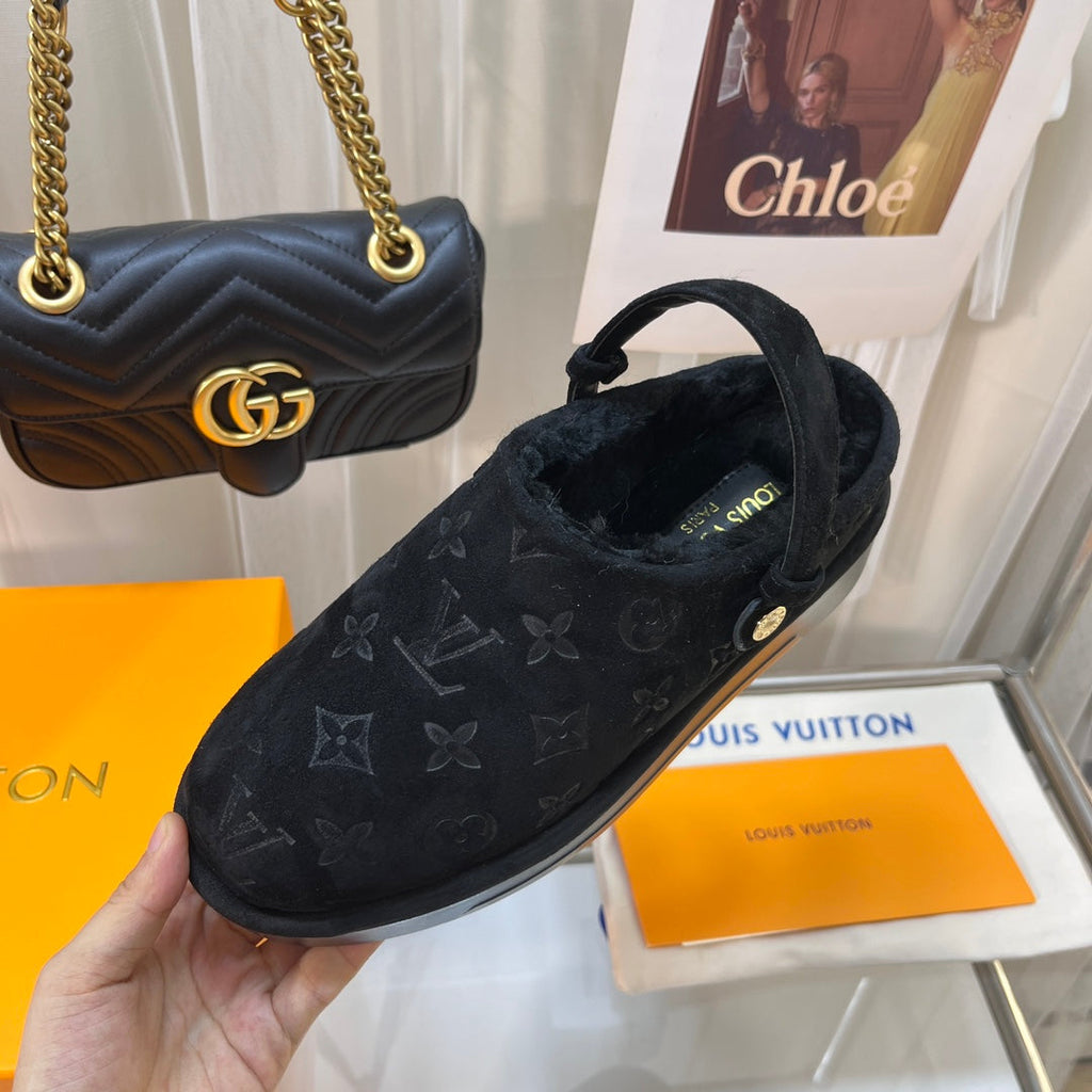 LV WOMEN'S COSY FLAT COMFORT CLOGS IN BLACK MONOGRAM SUEDE