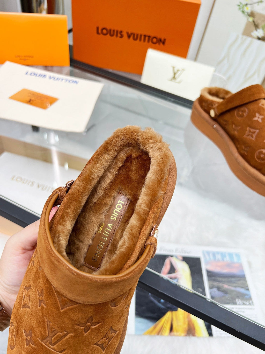 LV WOMEN'S COSY FLAT COMFORT CLOGS IN RUSSET BROWN MONOGRAM SUEDE